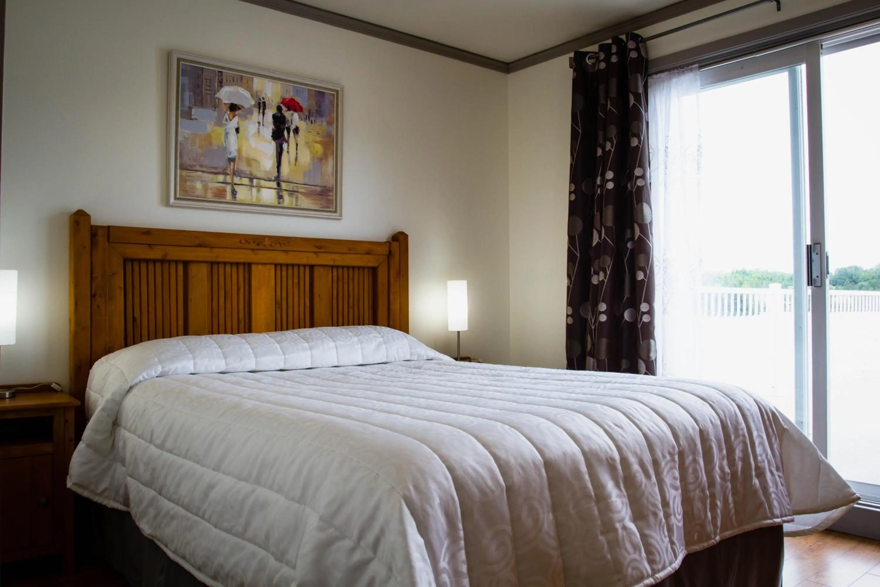 Bed in Auberge Du Lac Malcom