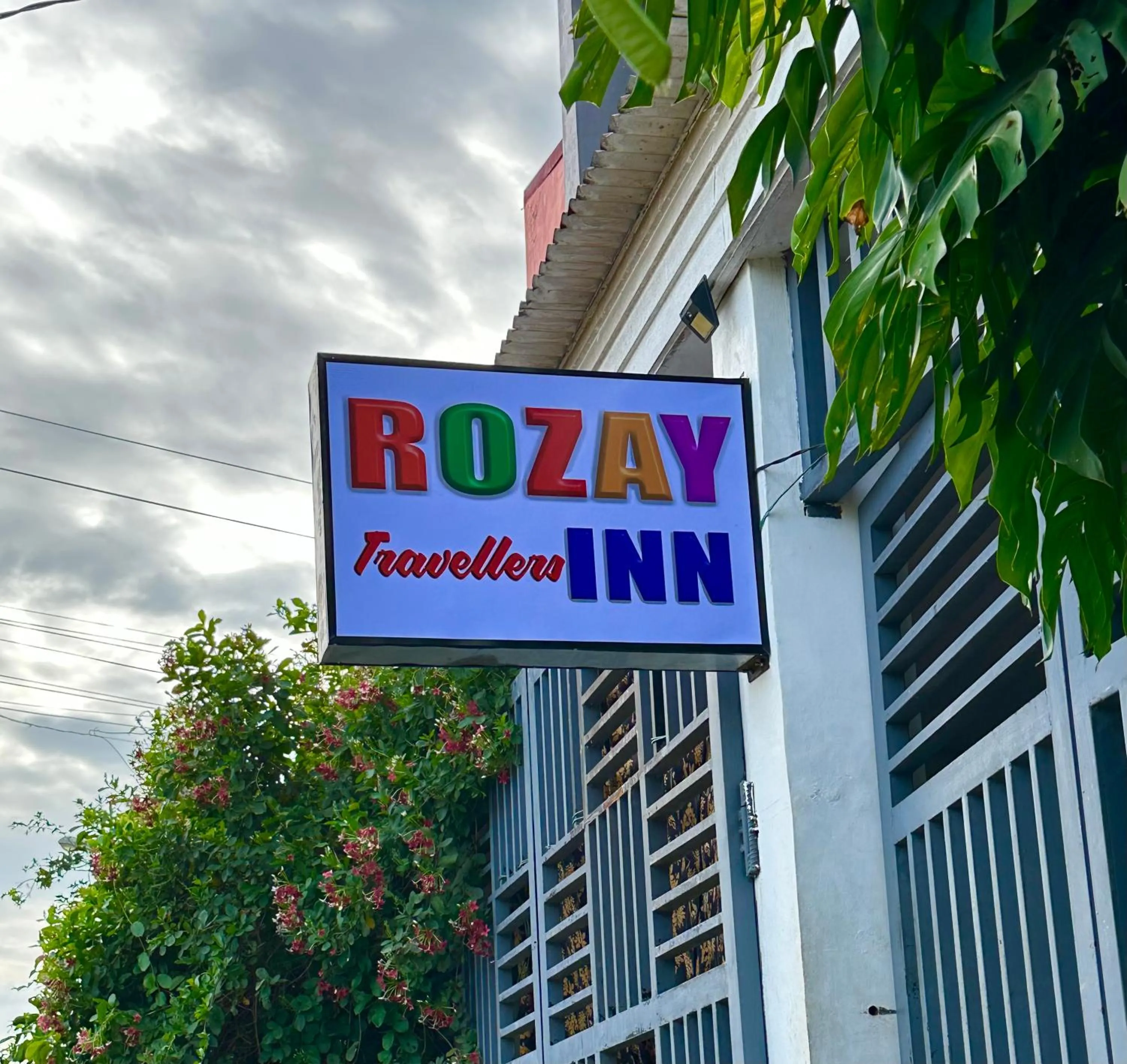 Rozay Travellers Inn