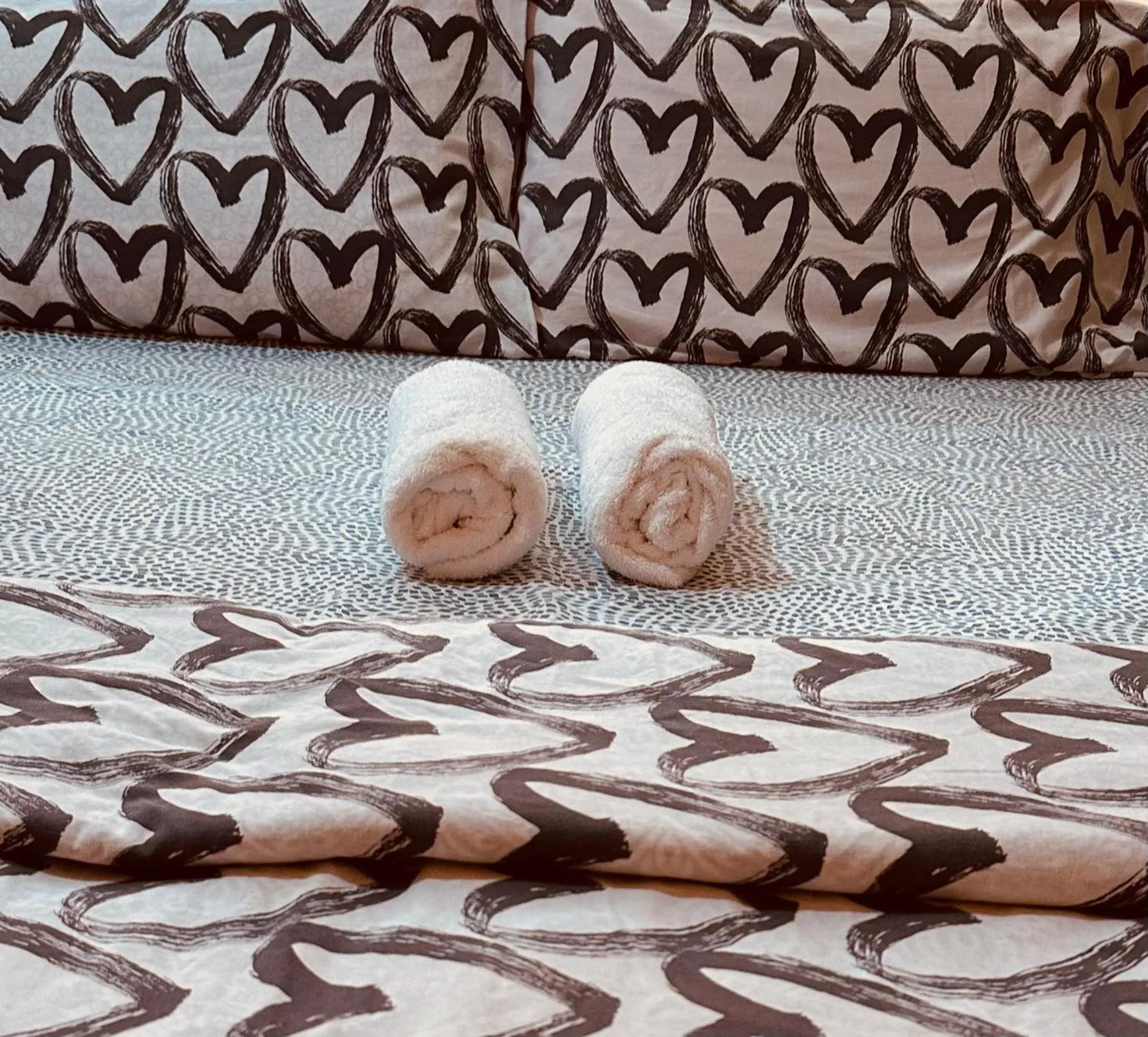 Bed in Rozay Travellers Inn