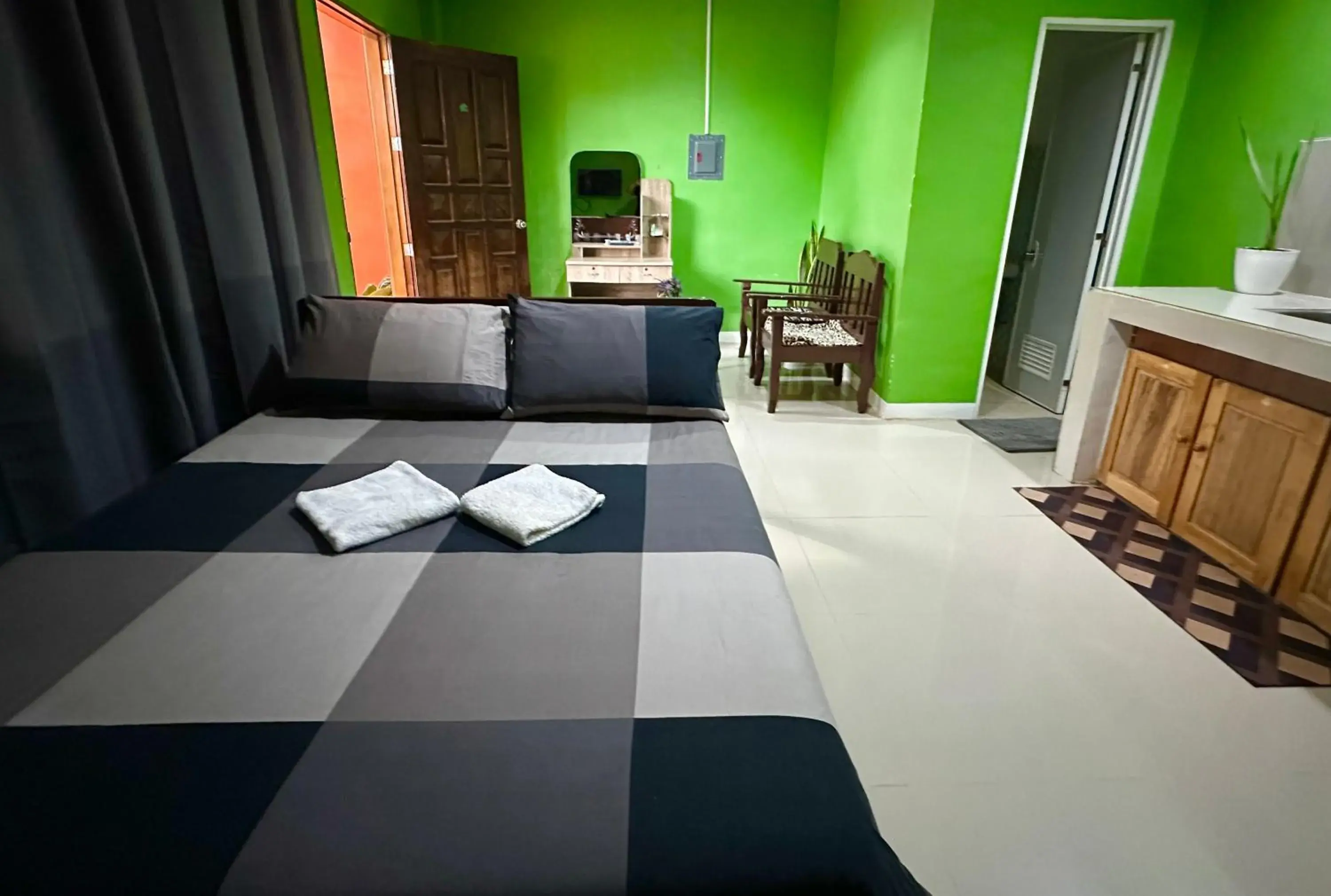 Deluxe Quadruple Room in Rozay Travellers Inn Deluxe Quadruple Room in Rozay Travellers Inn