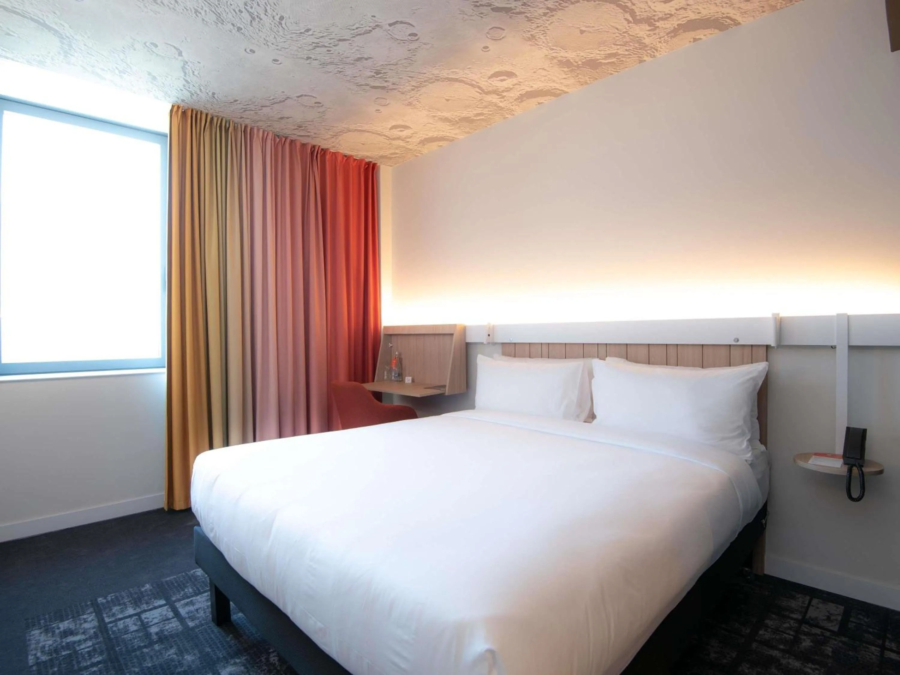 Bedroom, Bed in ibis Baku City