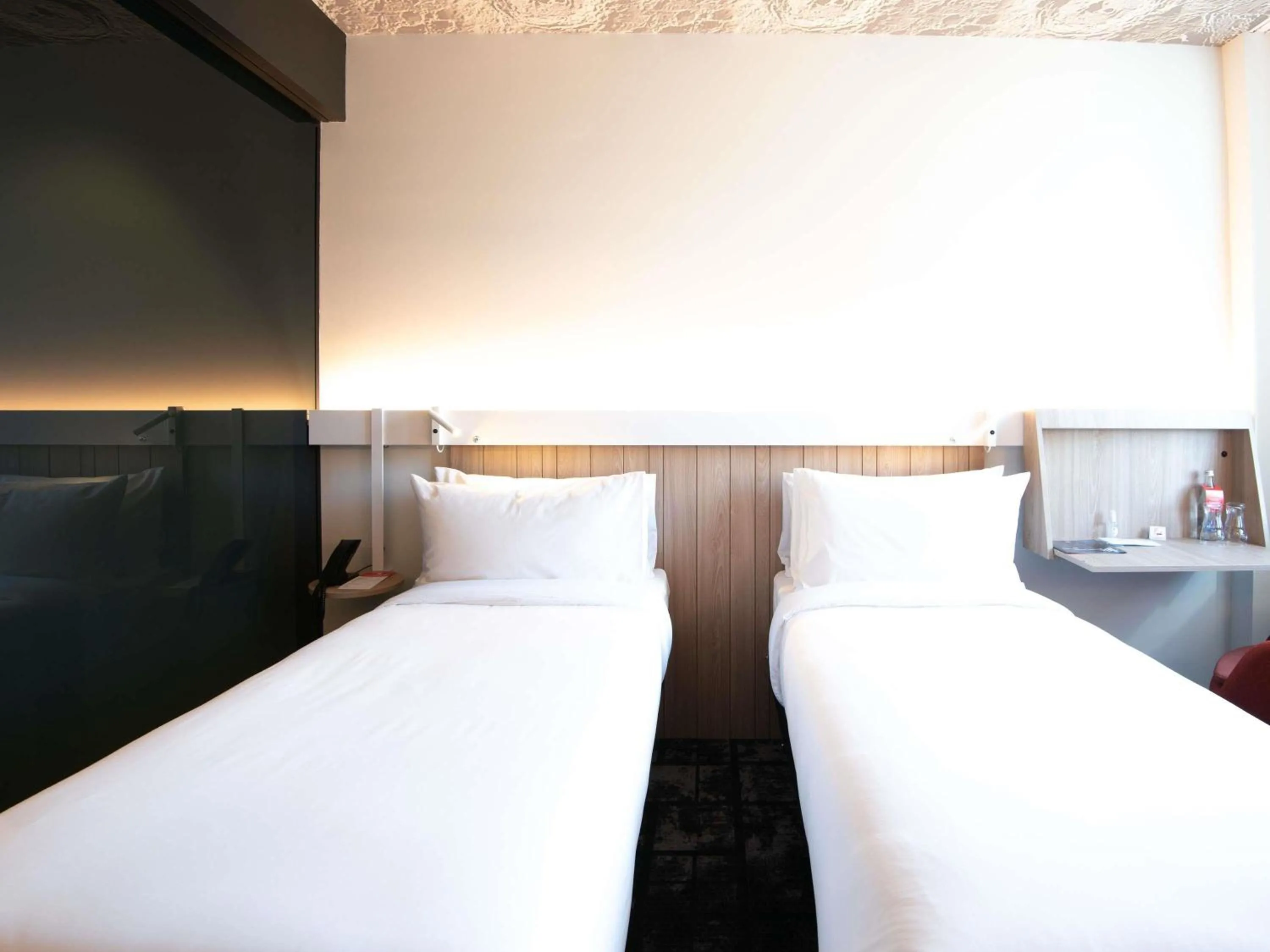 Bedroom, Bed in ibis Baku City