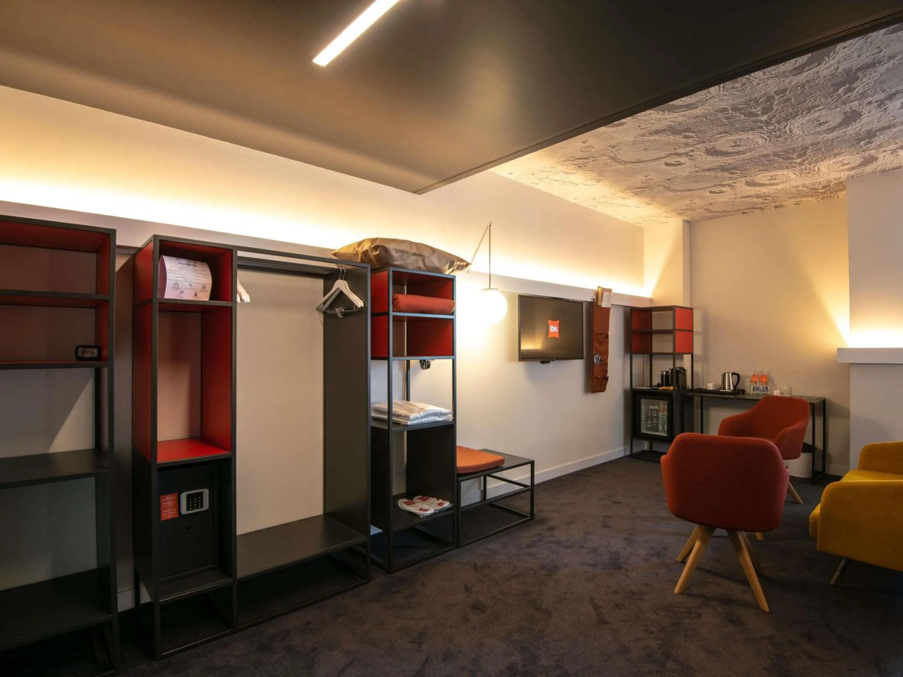 Bedroom in ibis Baku City