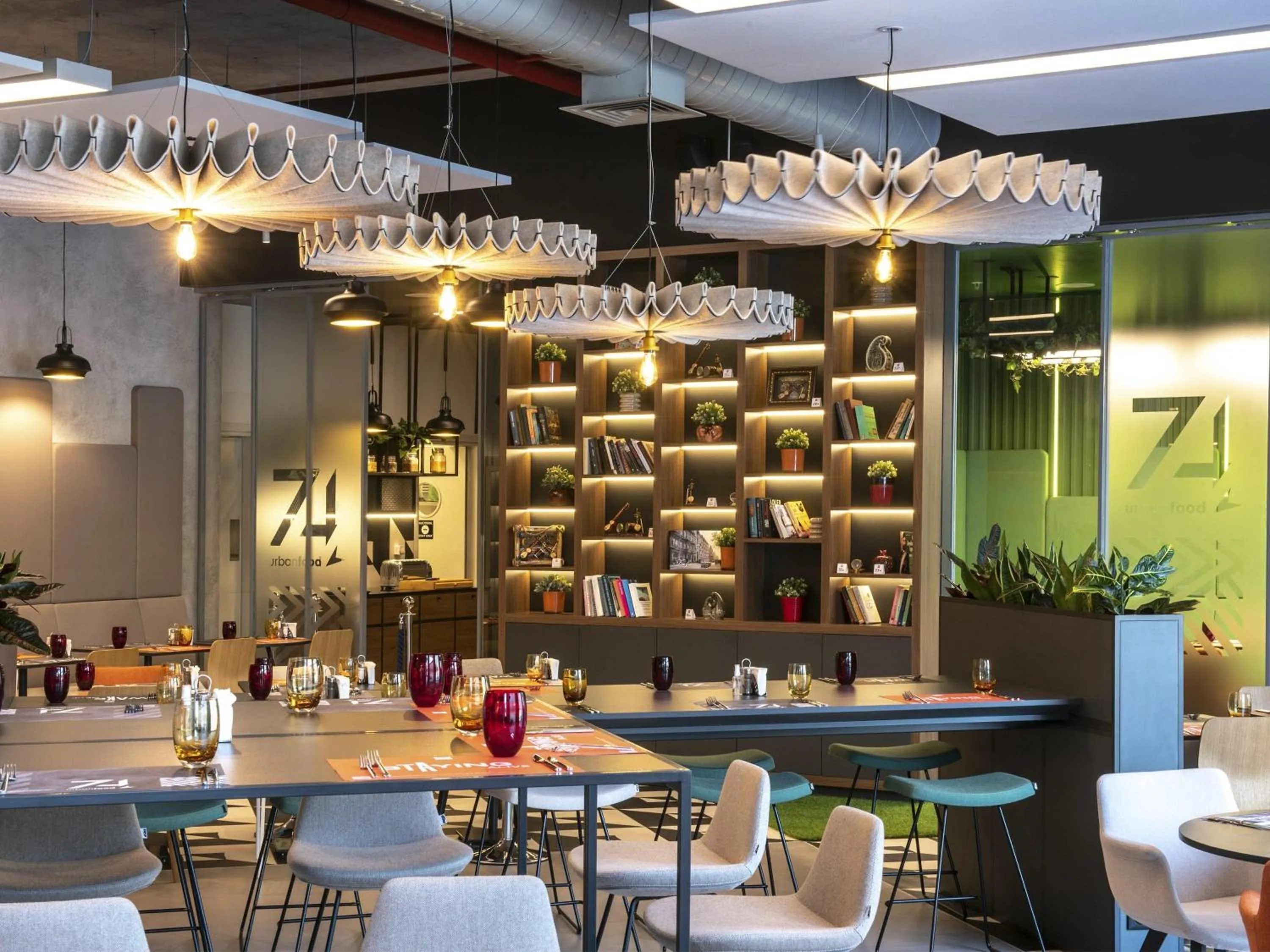 Restaurant/places to eat in ibis Baku City