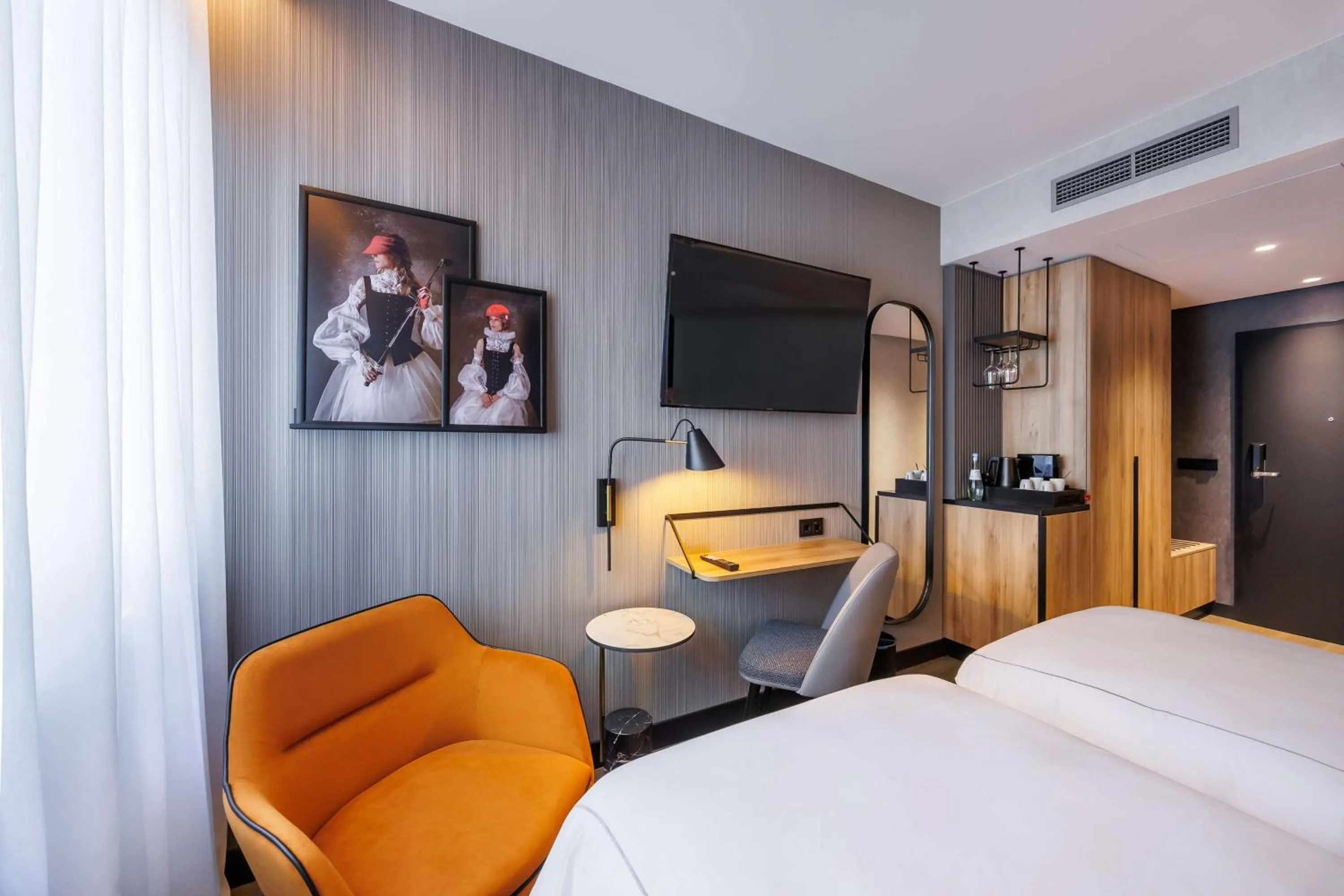 Bedroom, Bed in Radisson RED Berlin Kudamm