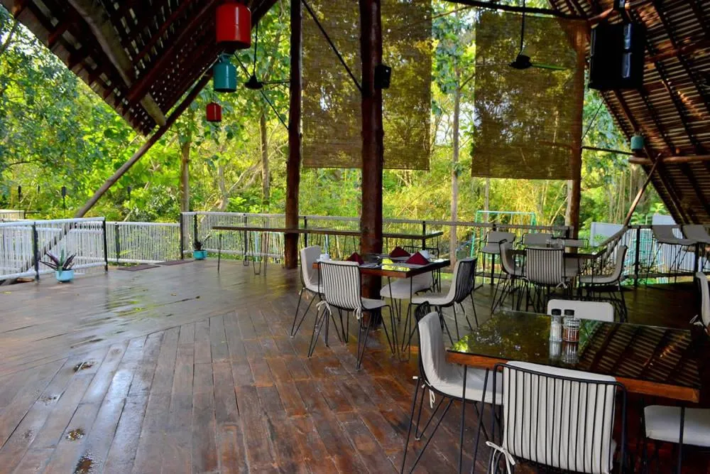 Restaurant/places to eat in Kottawatta River Bank Resort