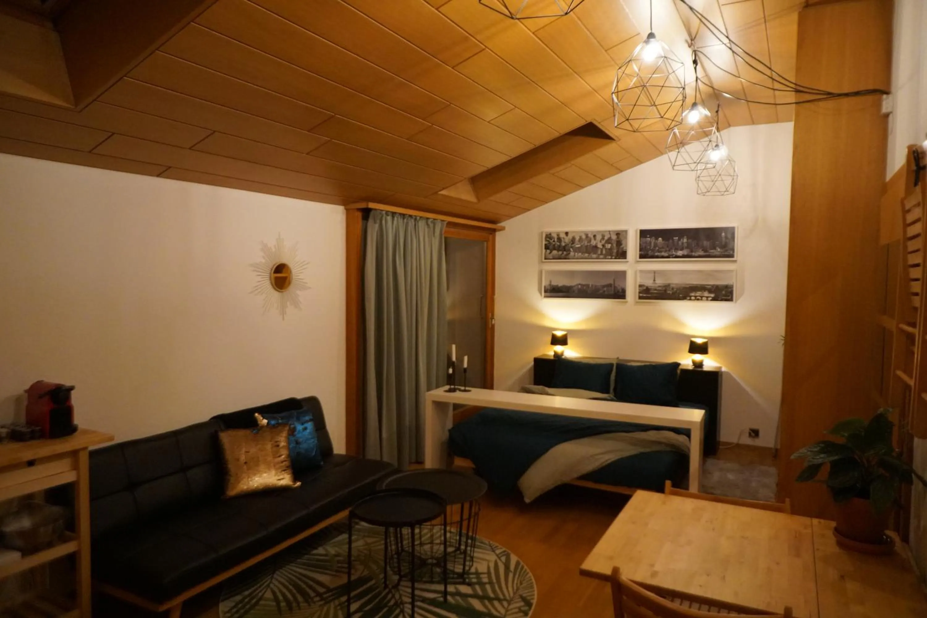 Photo of the whole room in L'Echappée -B&B-