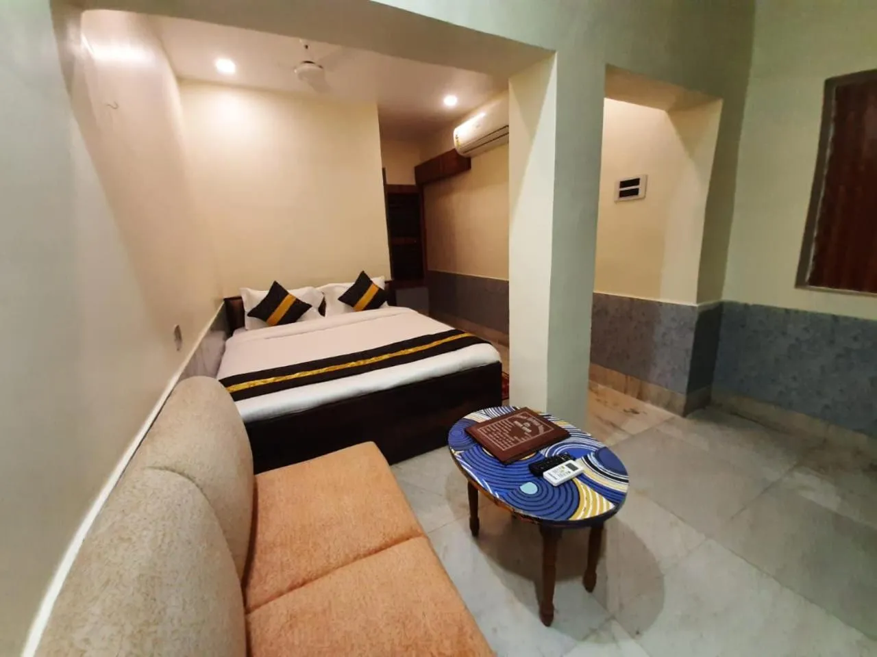 Photo of the whole room, Bed in Snehamaya Spa & Resort