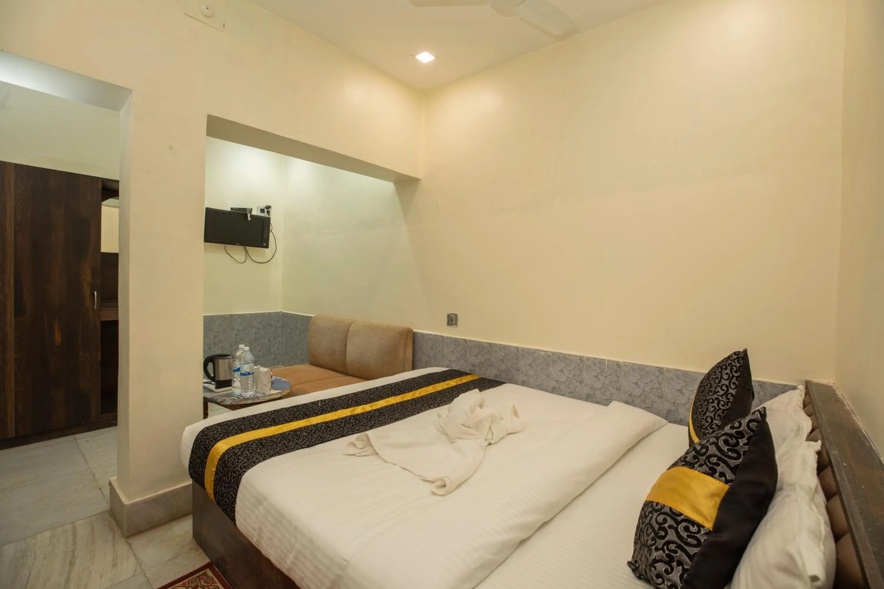 Bedroom, Bed in Snehamaya Spa & Resort