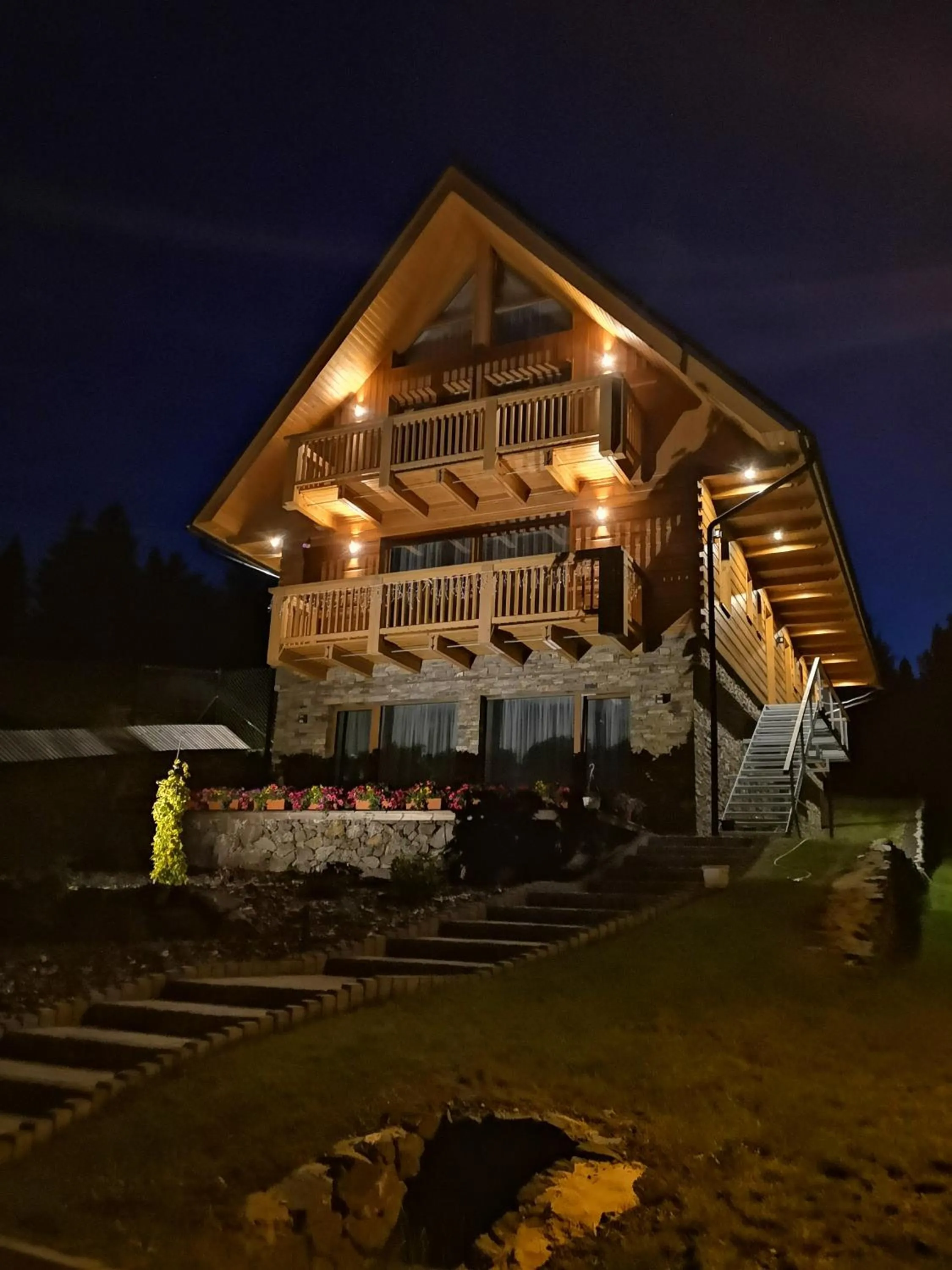 Property building in STONEGALLERY