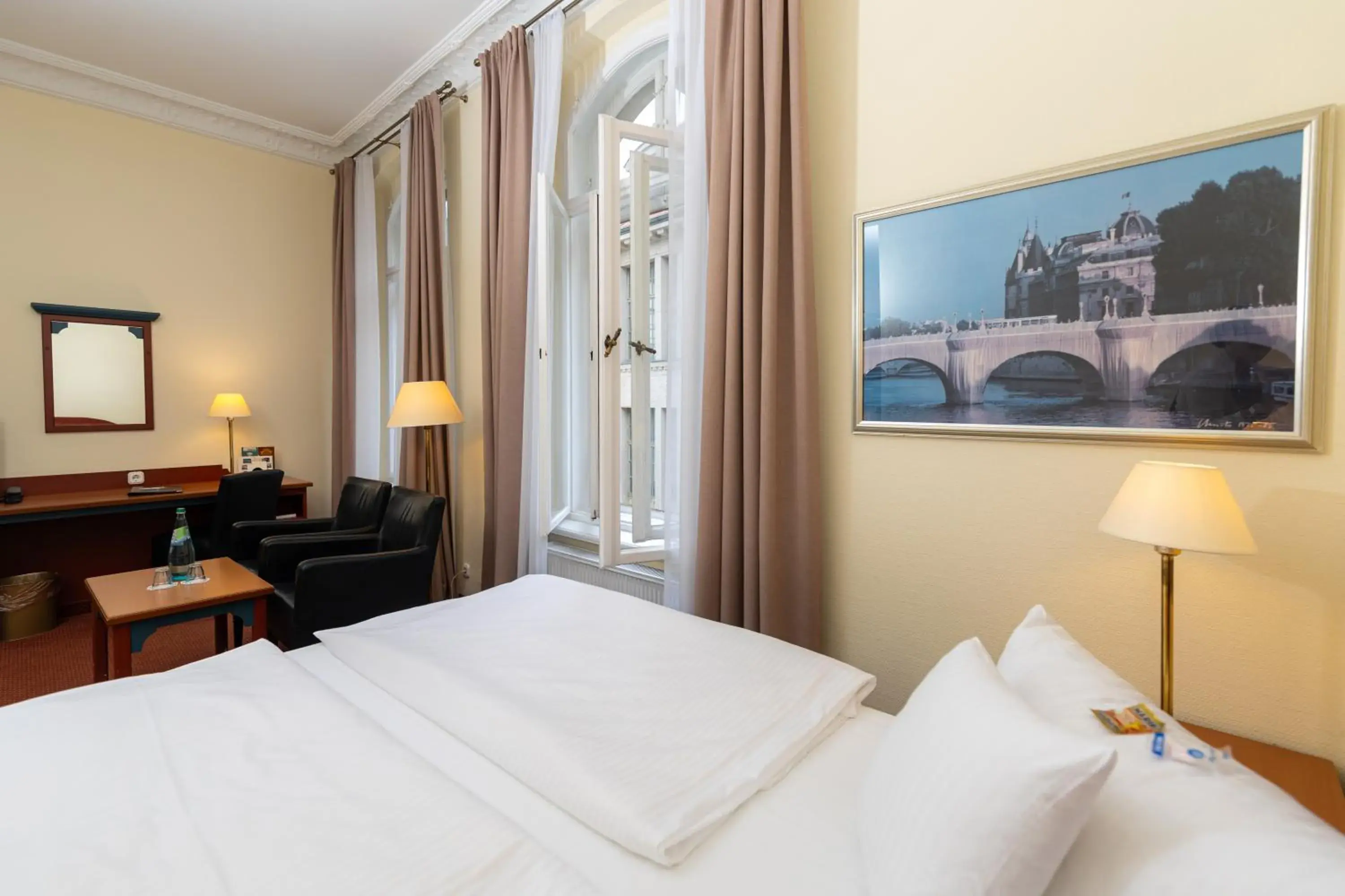 Small Double Room in Akzent Hotel Am Goldenen Strauss Small Double Room in Akzent Hotel Am Goldenen Strauss