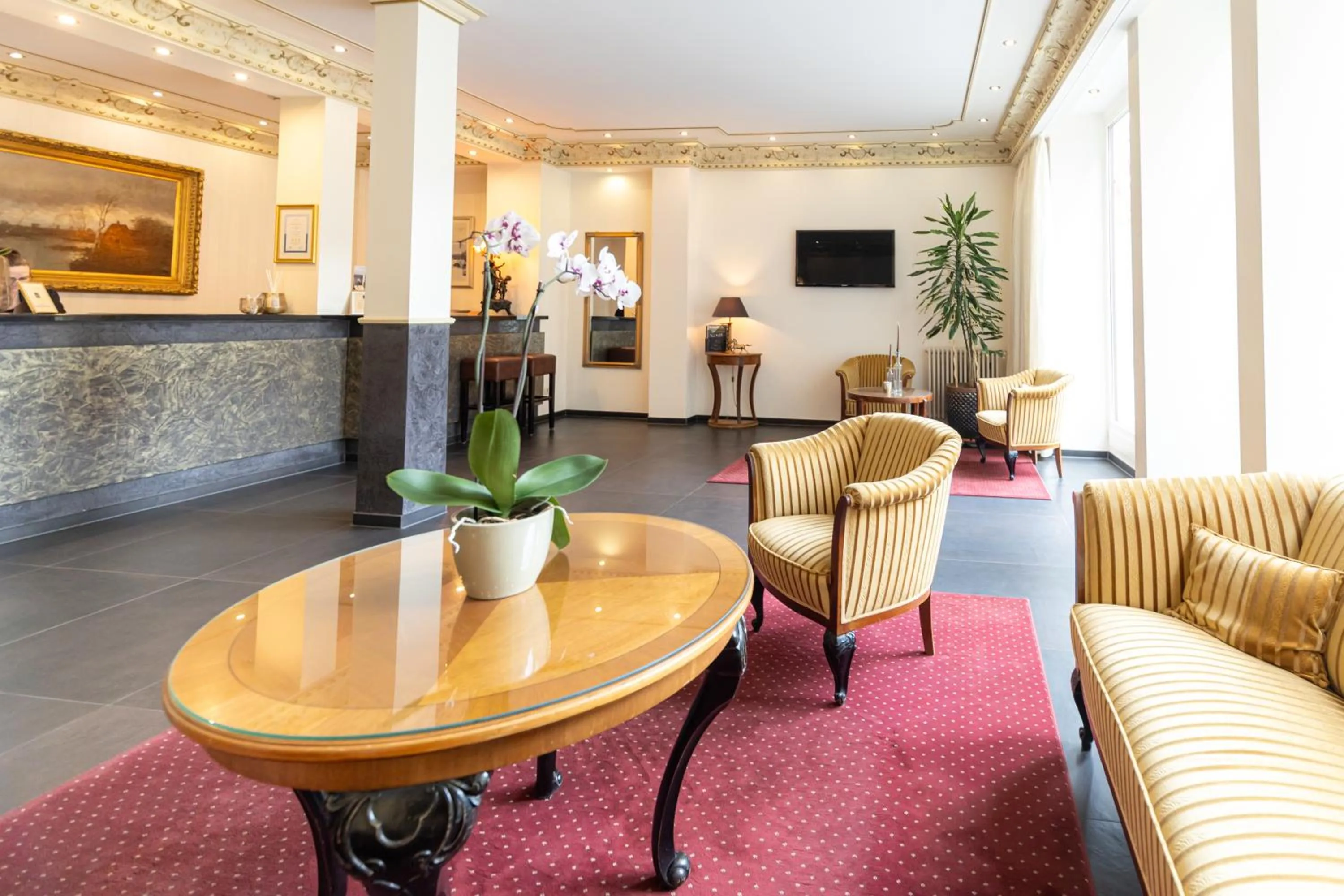 Lobby or reception in Akzent Hotel Am Goldenen Strauss