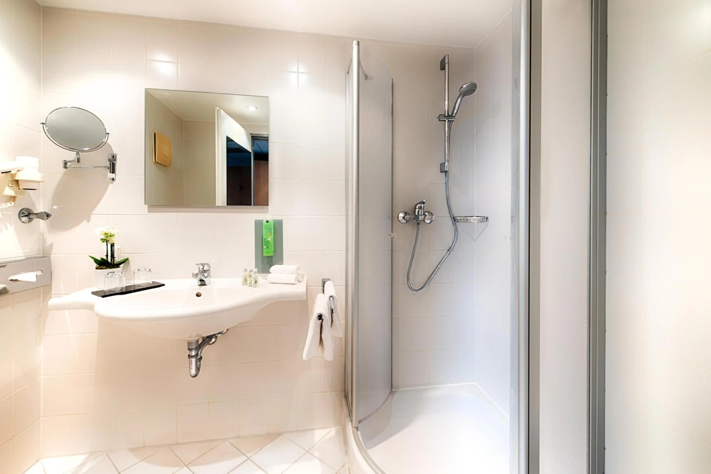 Shower in Welcome Hotel Marburg