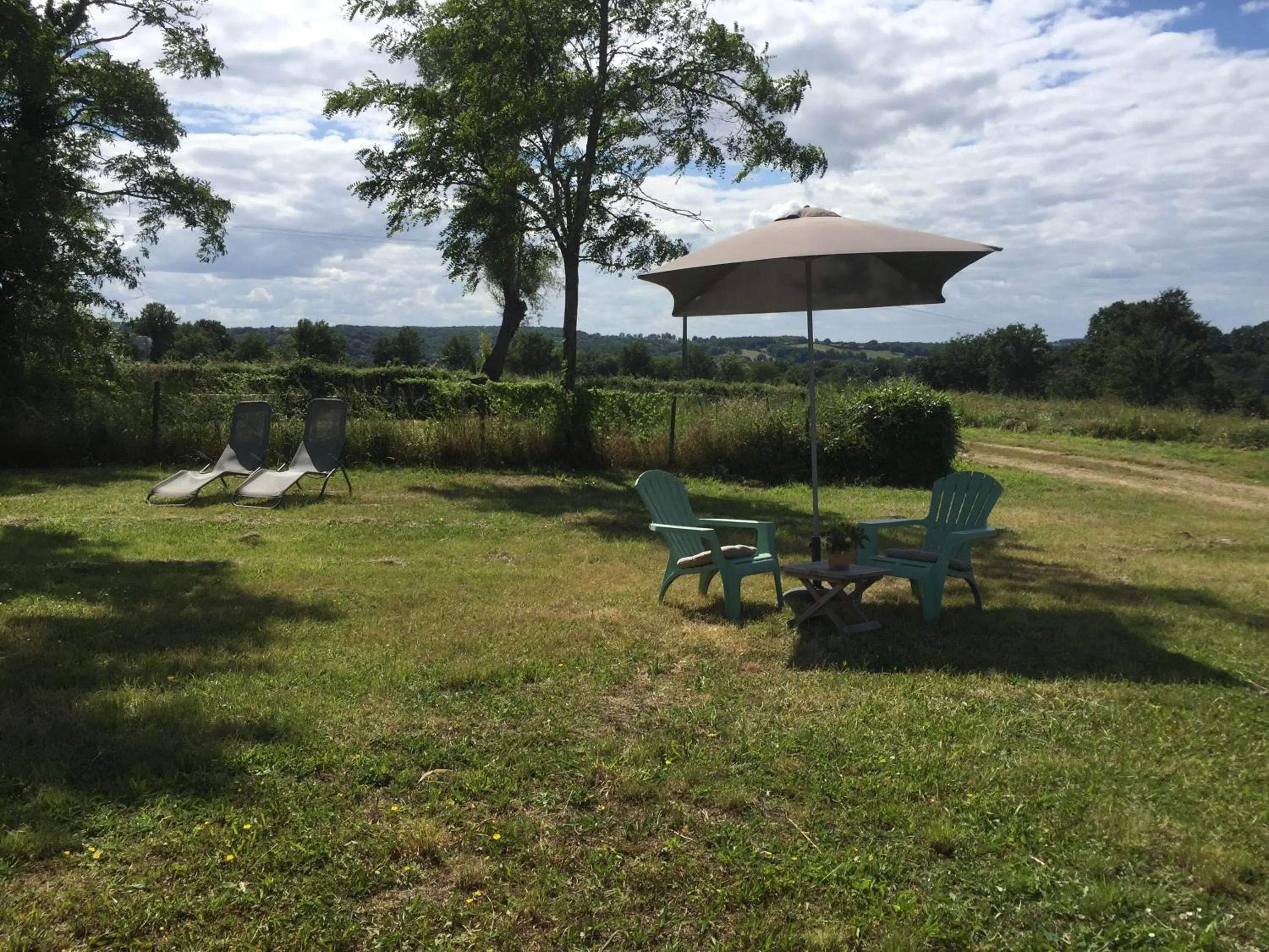 Garden in chambres d'hôtes Domaine les Grands Pérons
