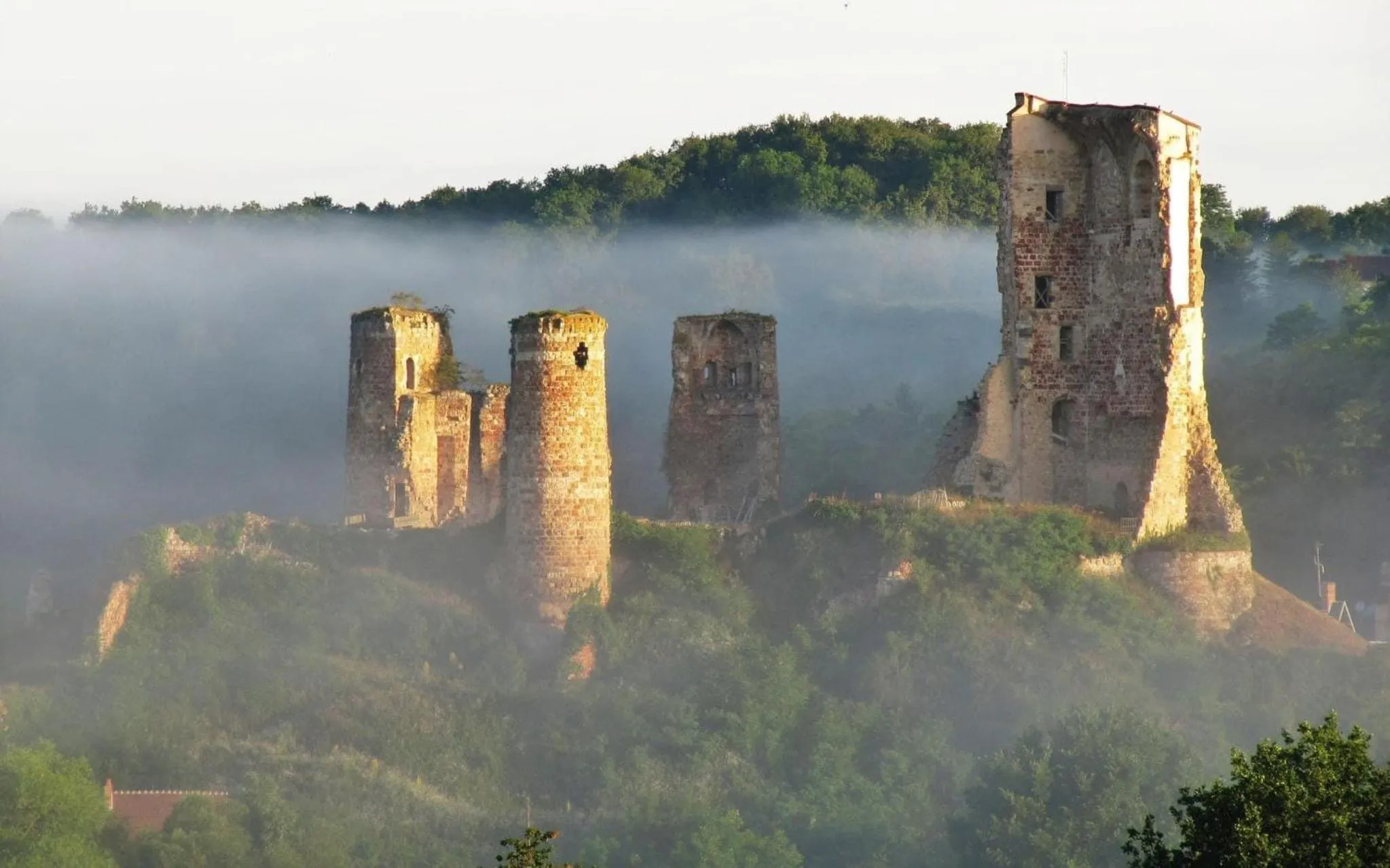 Nearby landmark in chambres d'hôtes Domaine les Grands Pérons