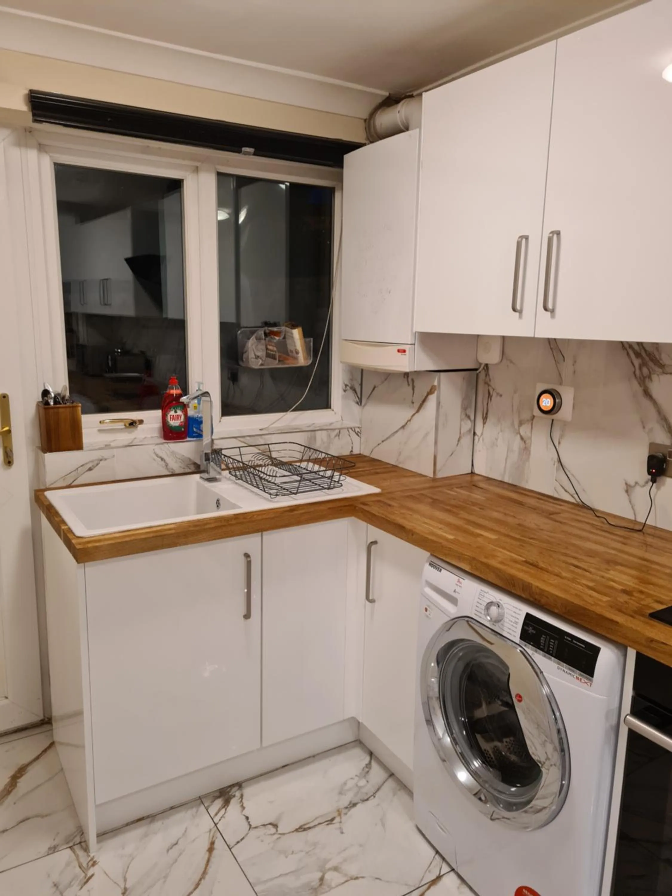 Kitchen or kitchenette in Umbrella Properties London Excel