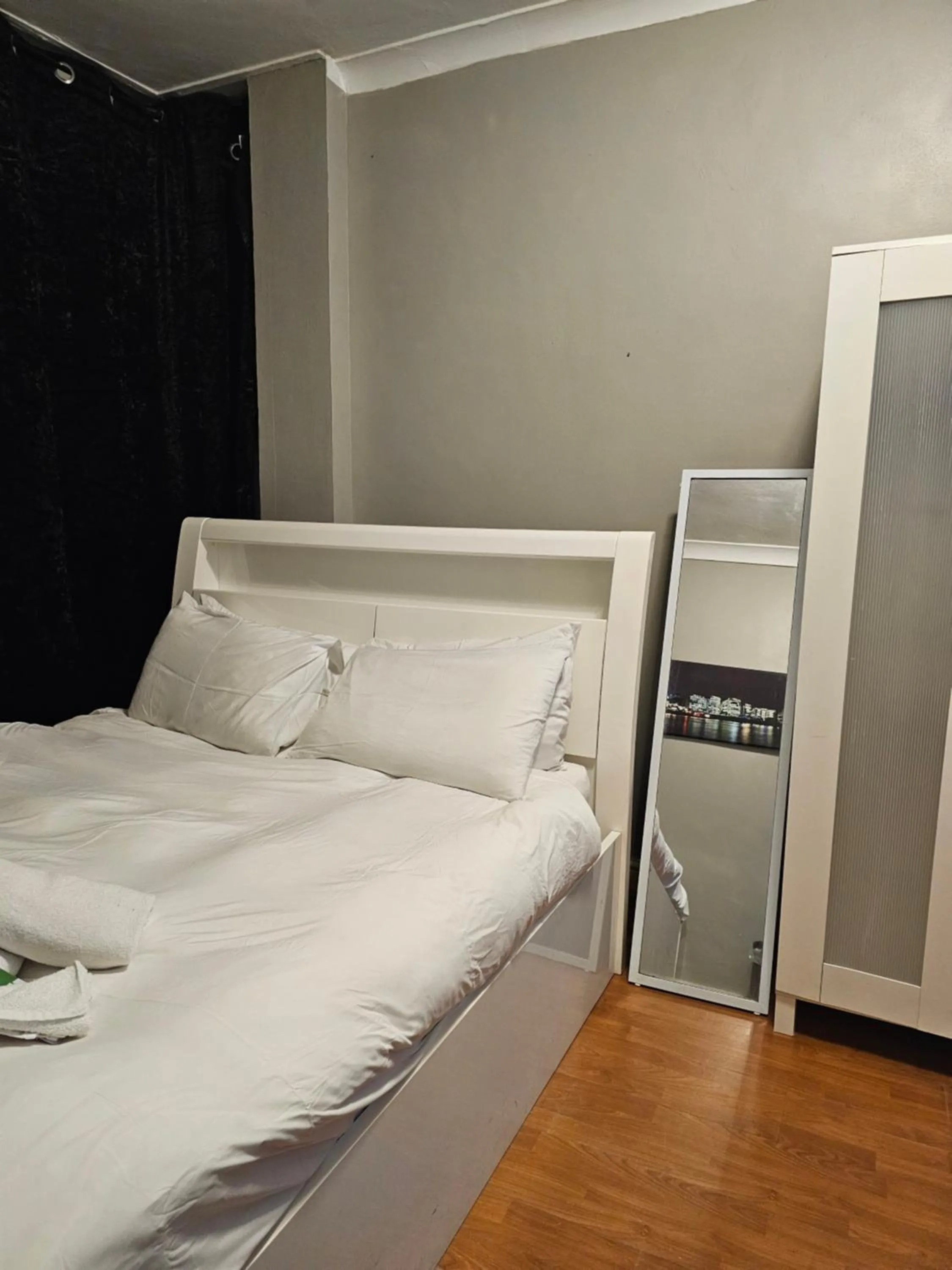 Bed in Umbrella Properties London Excel