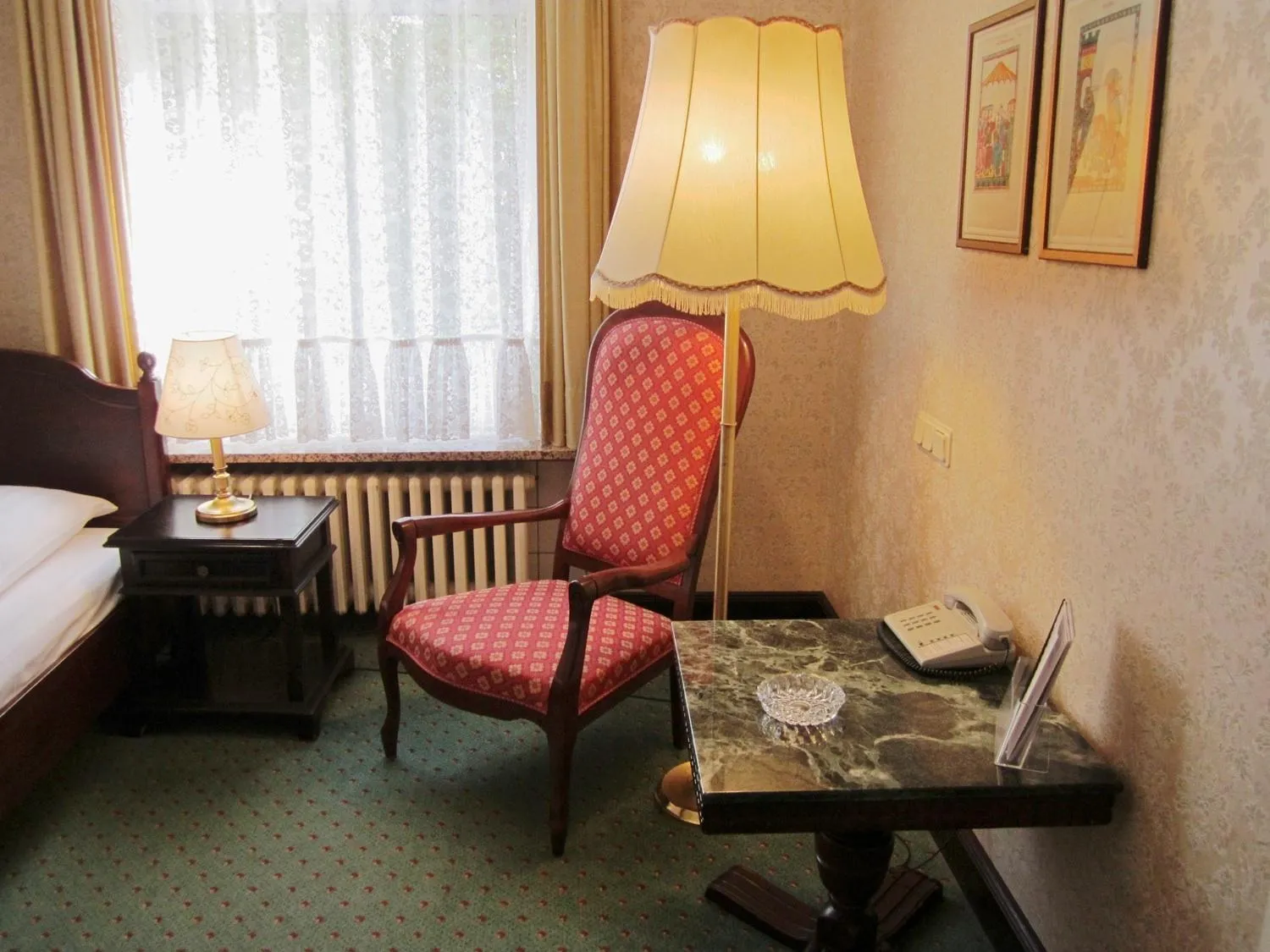 Seating area, Bed in Hotel Stephan