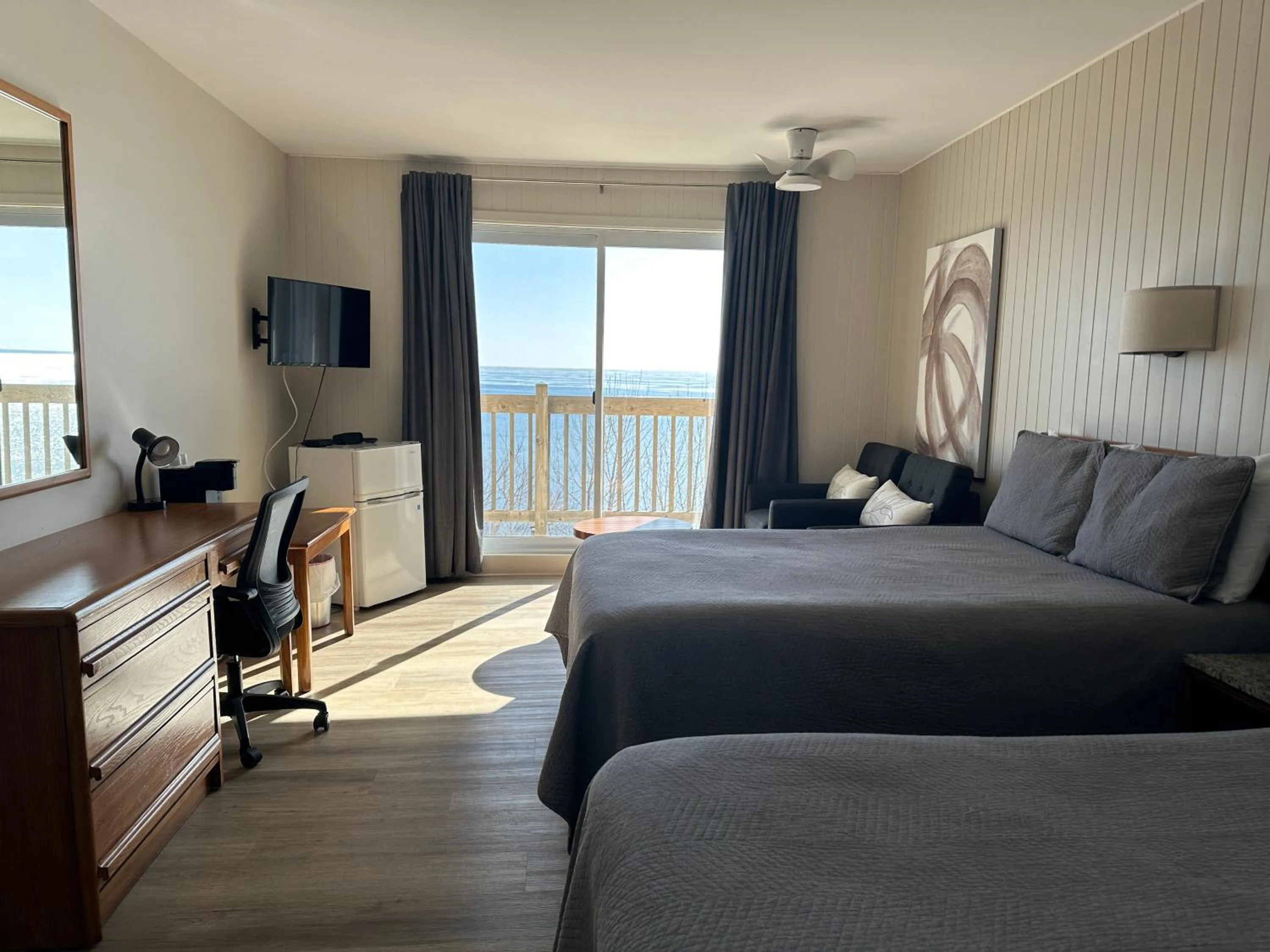 Bed in Motel Carleton Sur Mer