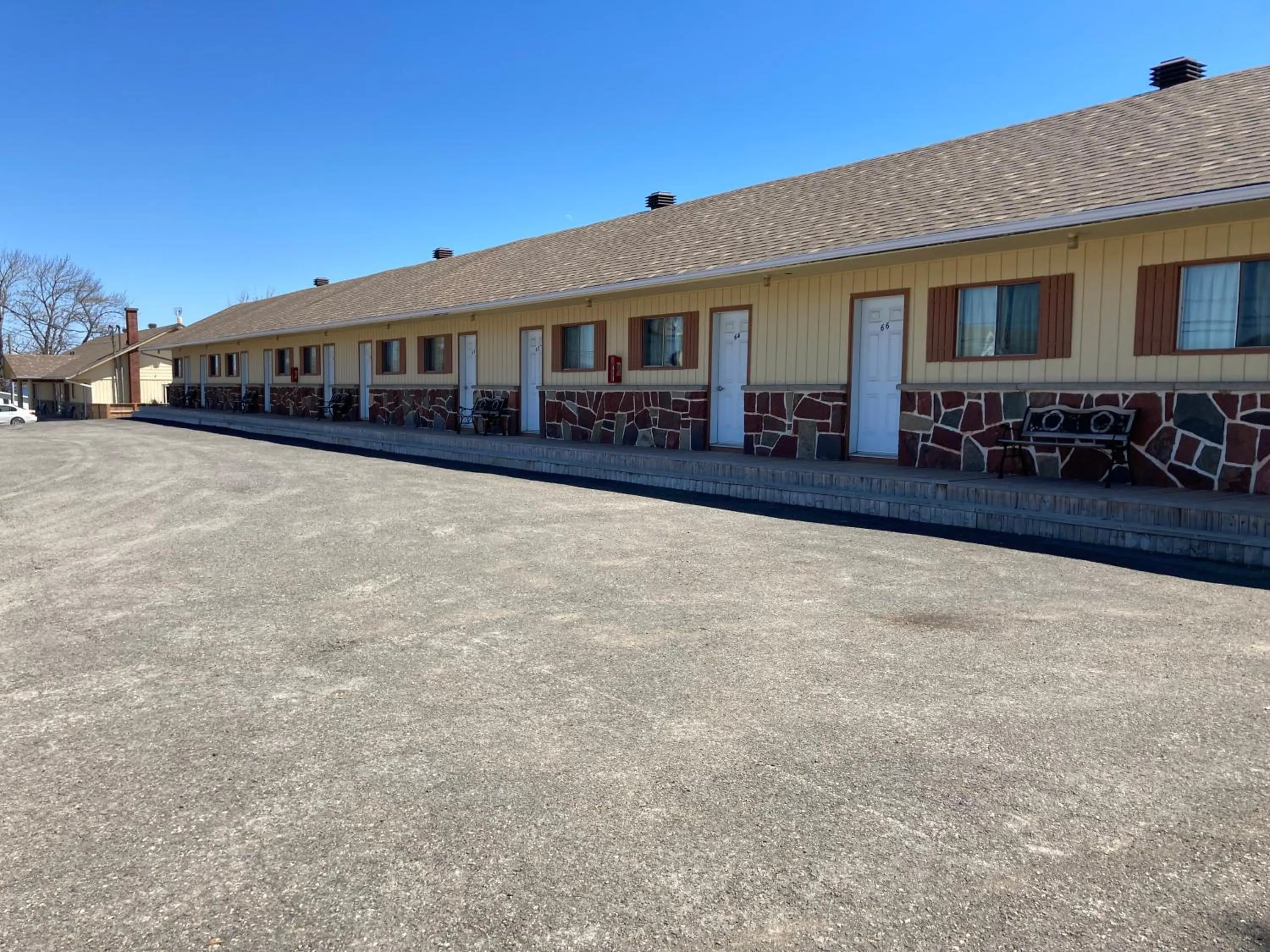 Property building in Motel Carleton Sur Mer