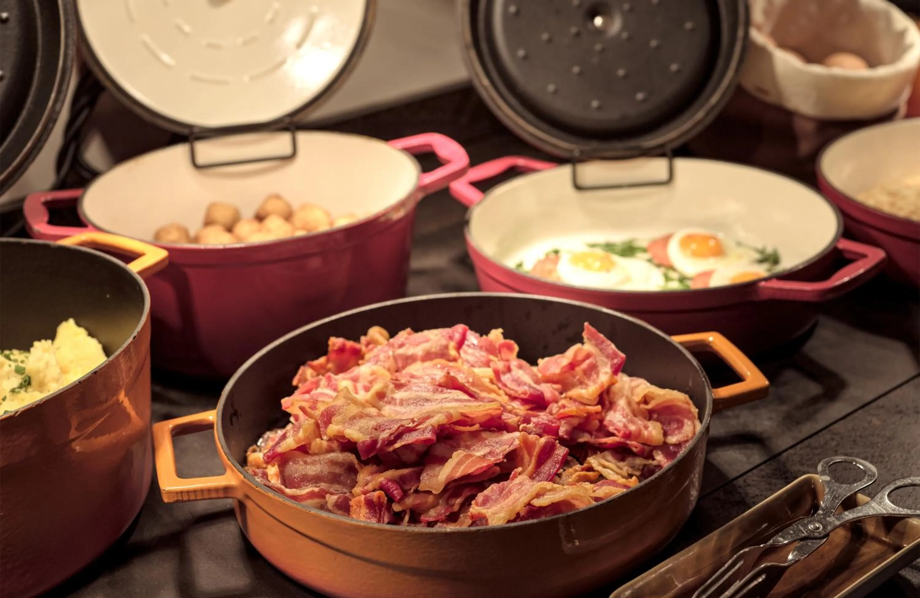 Breakfast in Leonardo Hotel Hamburg Elbbrücken
