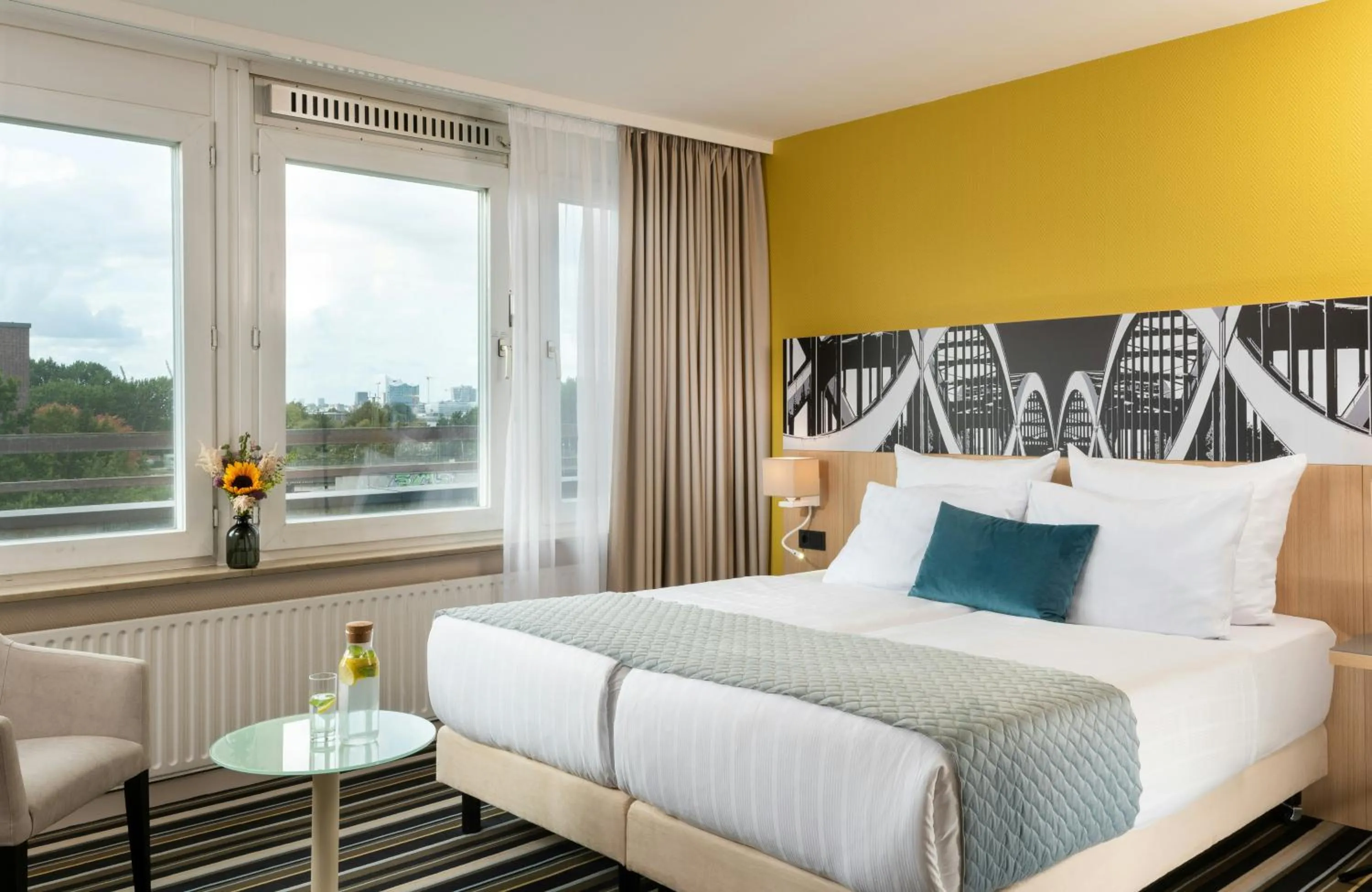 Bedroom, Bed in Leonardo Hotel Hamburg Elbbrücken