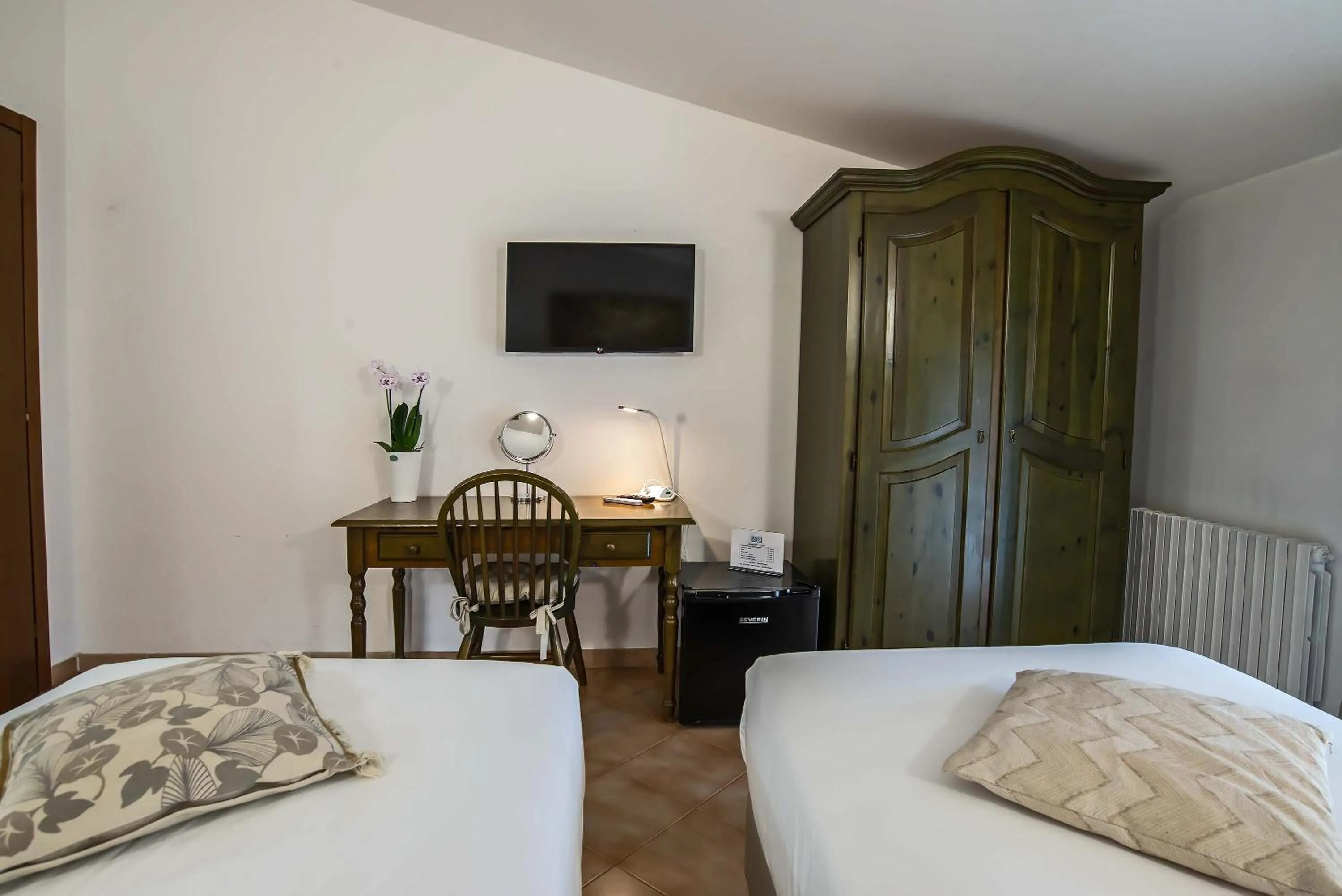Photo of the whole room, Bed in Plaza Rooms Ciampino