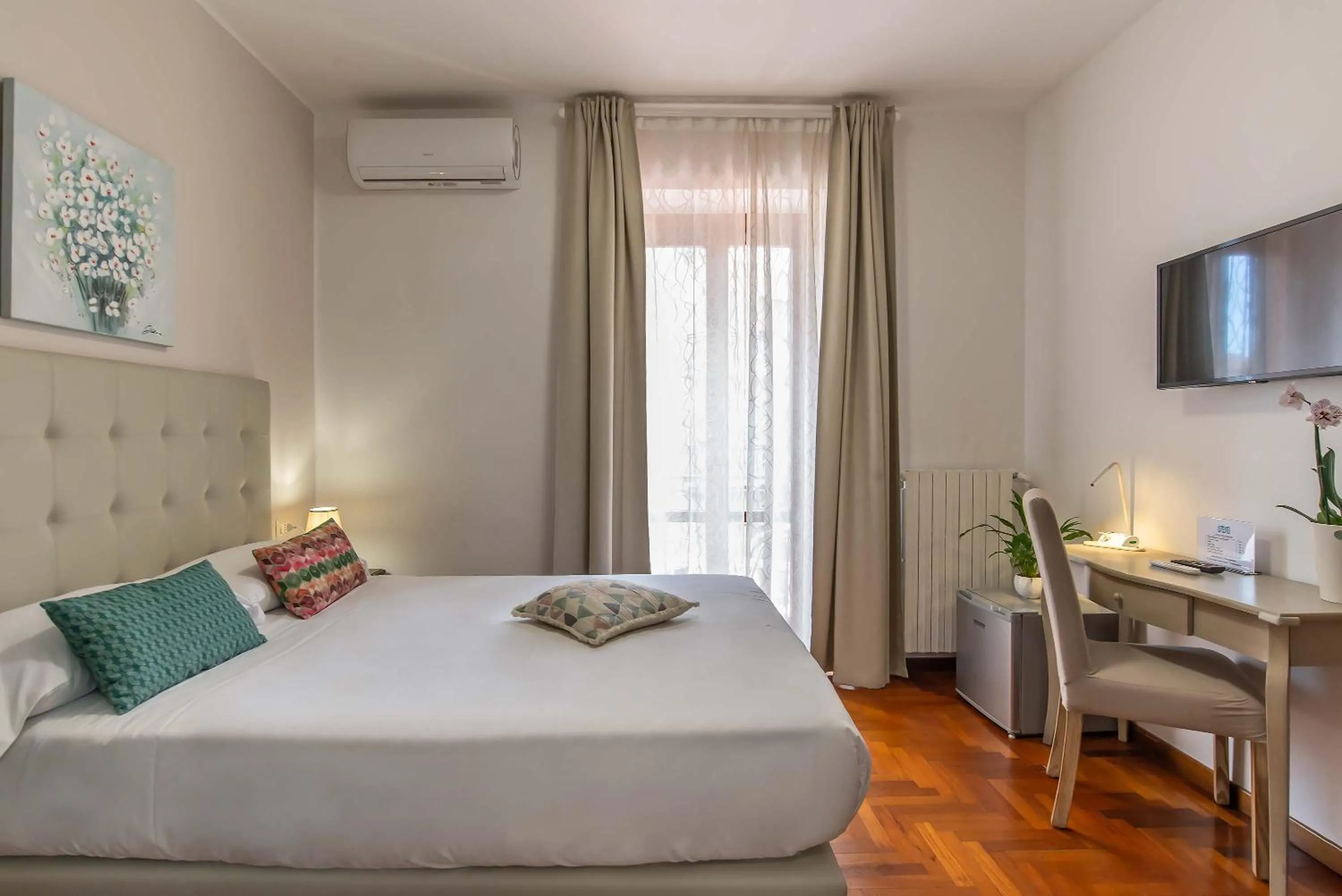 Photo of the whole room, Bed in Plaza Rooms Ciampino