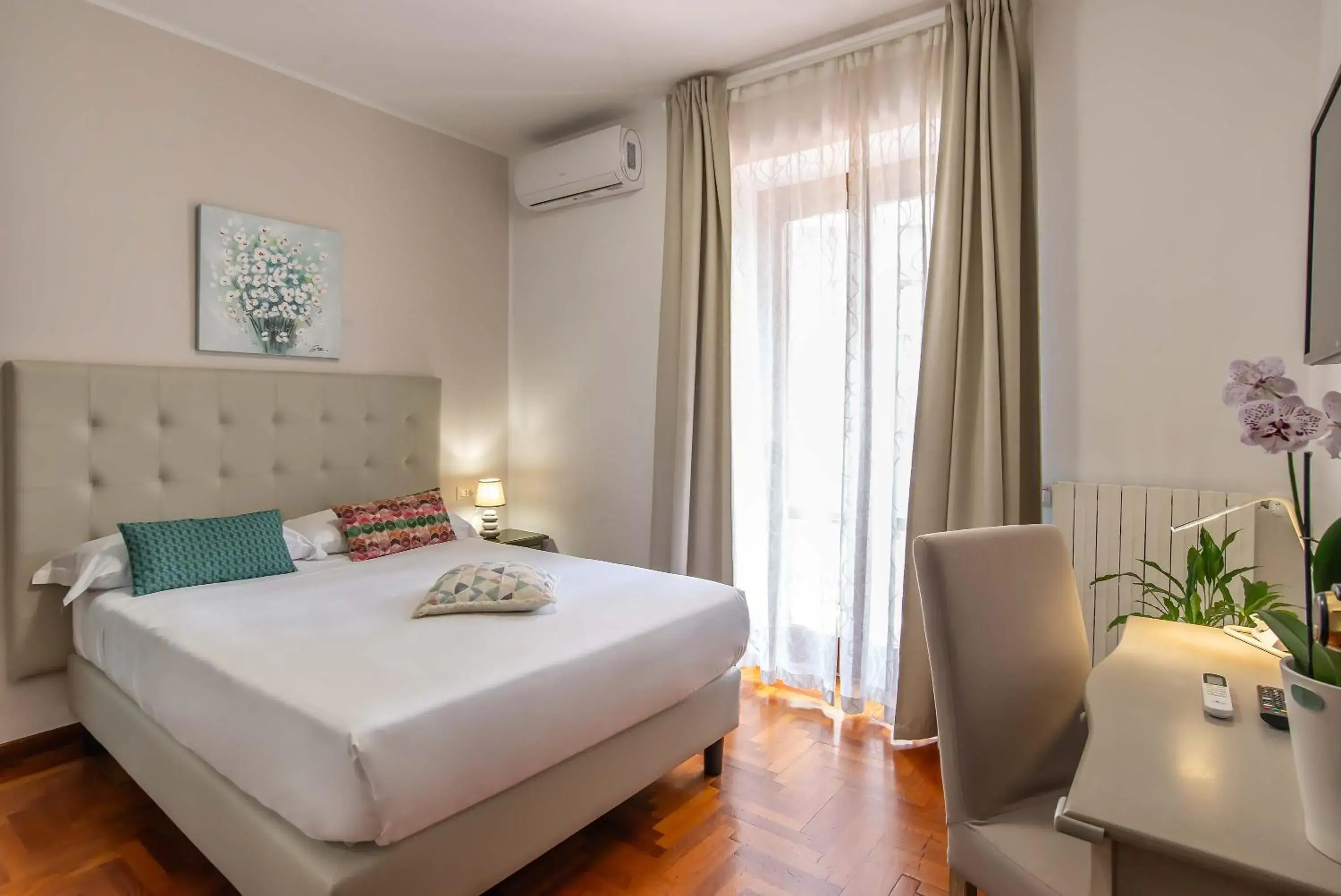 Small Double Room in Plaza Rooms Ciampino Small Double Room in Plaza Rooms Ciampino