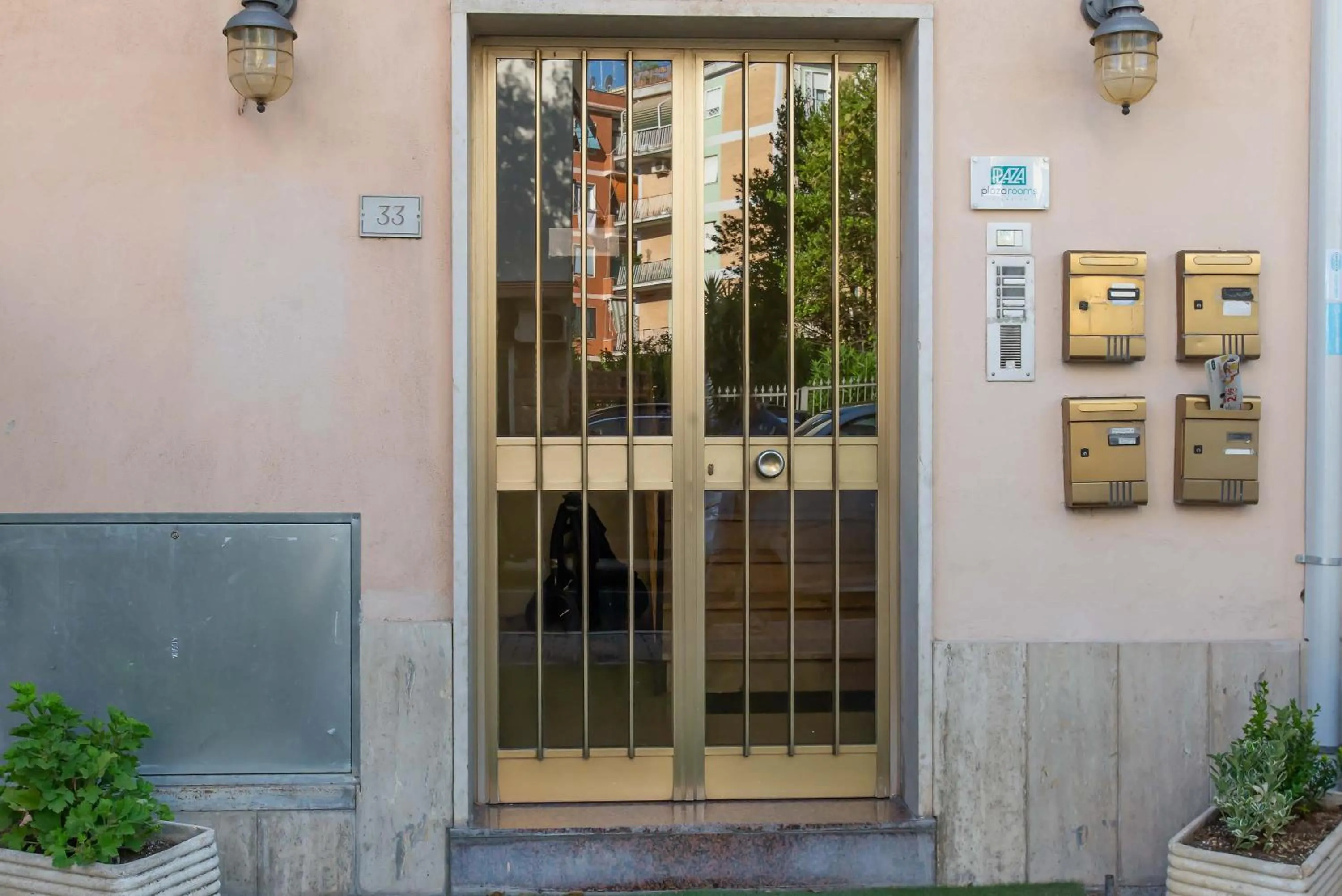 Facade/entrance in Plaza Rooms Ciampino