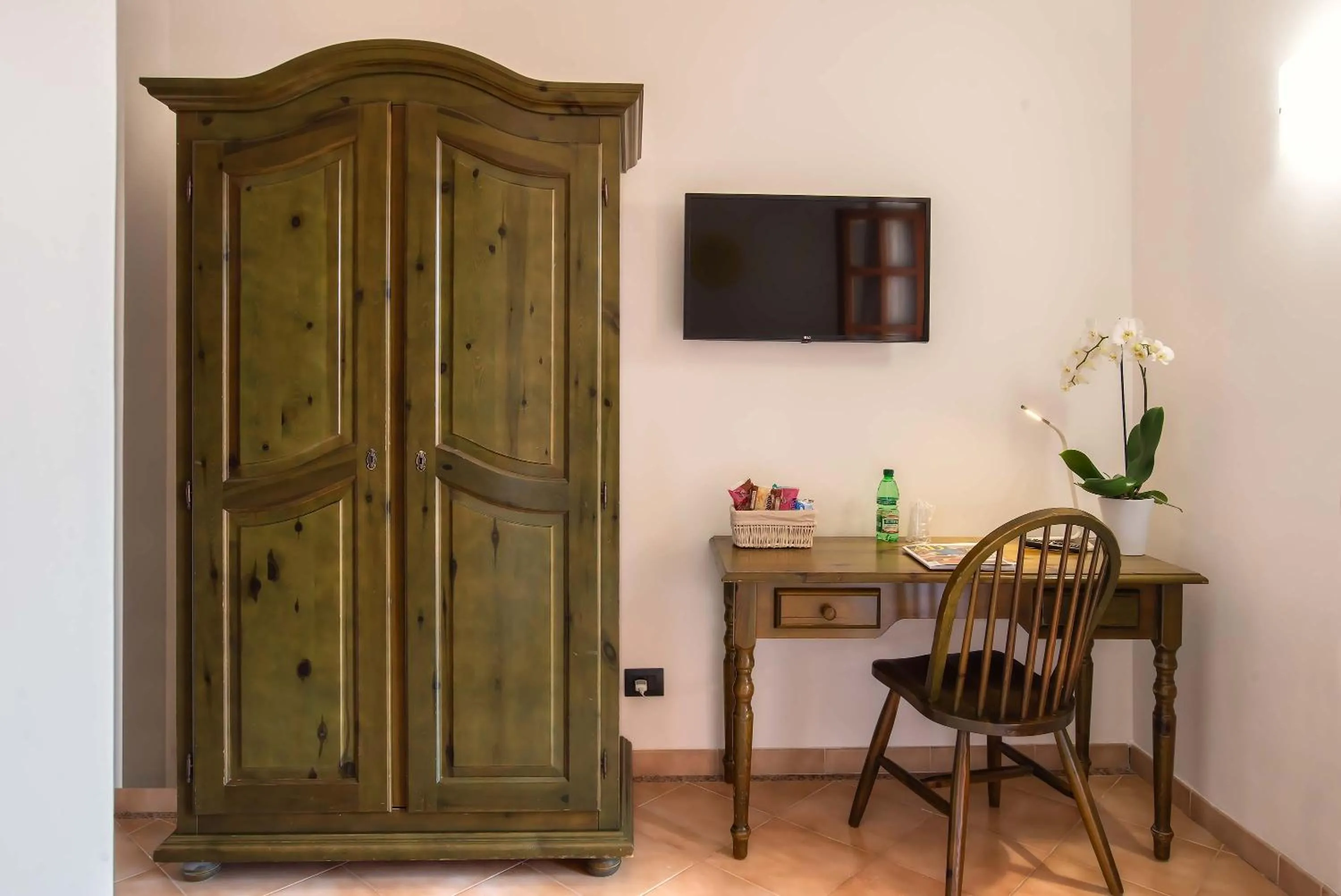 Photo of the whole room in Plaza Rooms Ciampino