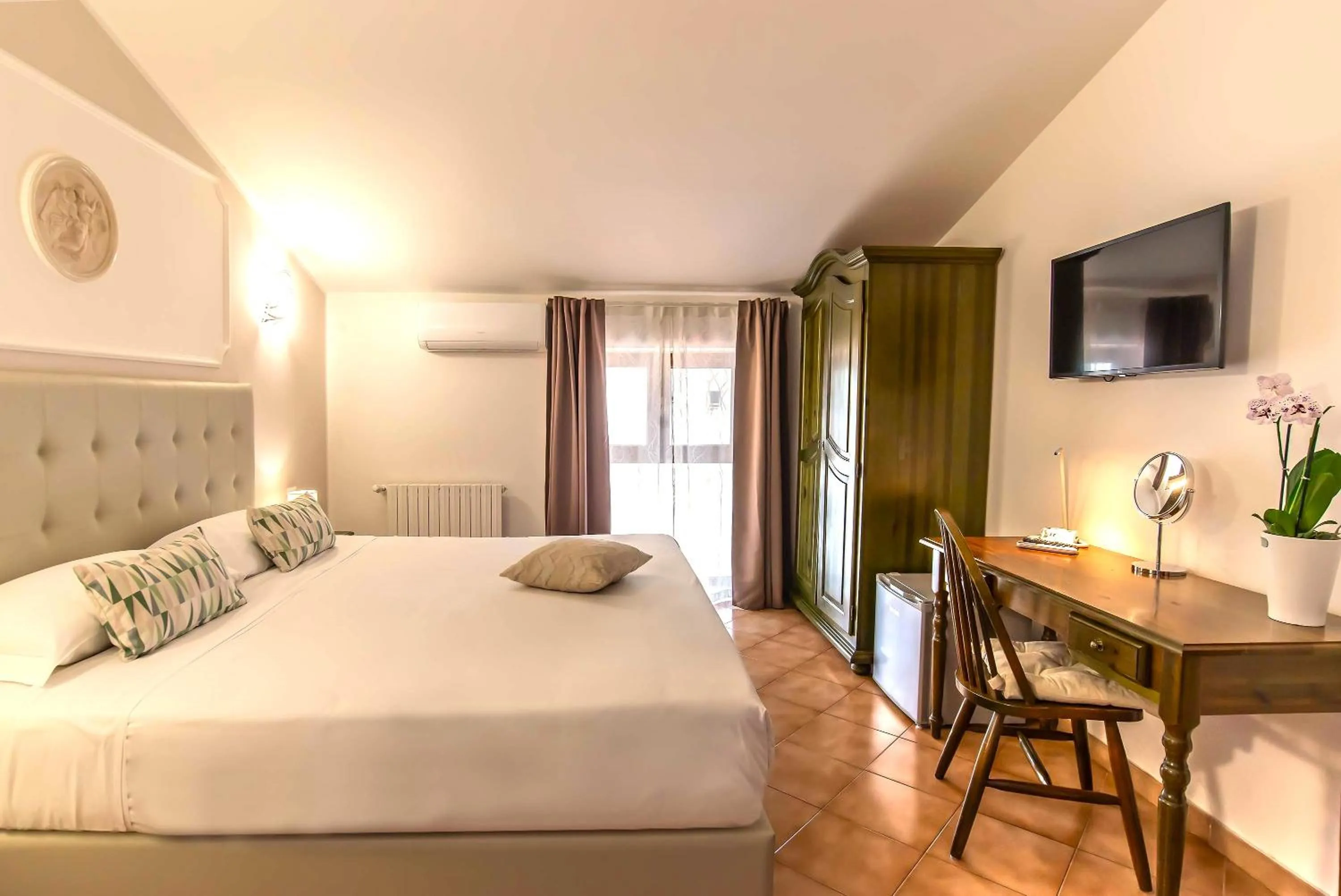 Photo of the whole room, Bed in Plaza Rooms Ciampino