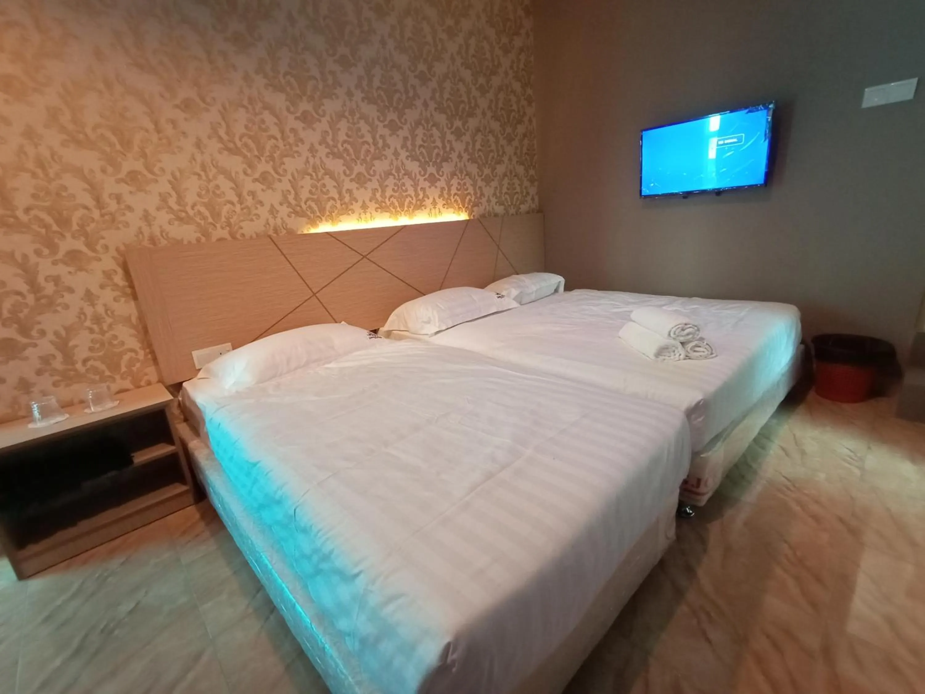 Toilet, Bed in Dane & Shue Hotel Kok Lanas