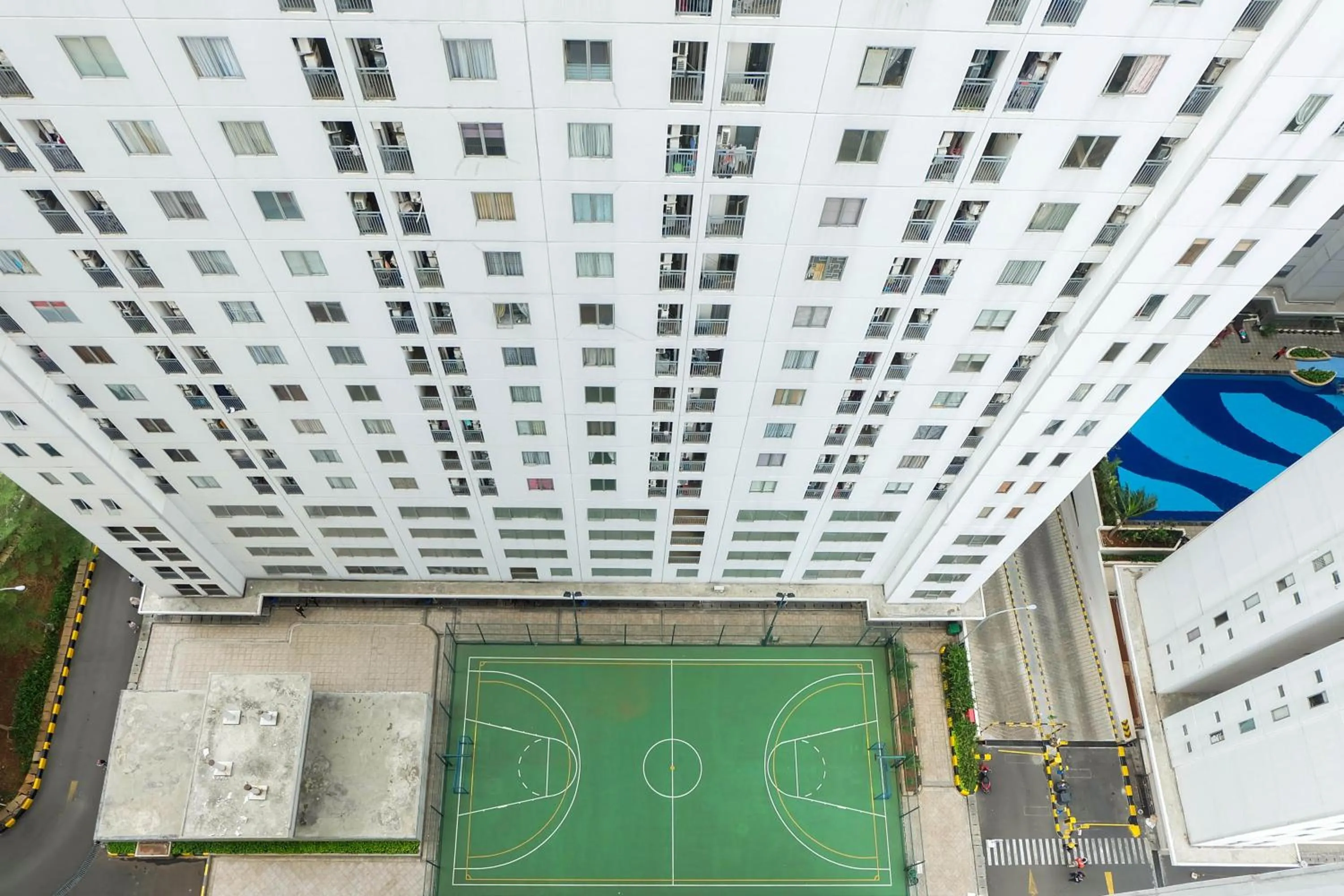 Exclusive and Spacious 1BR Apartment at Bassura City By Travelio