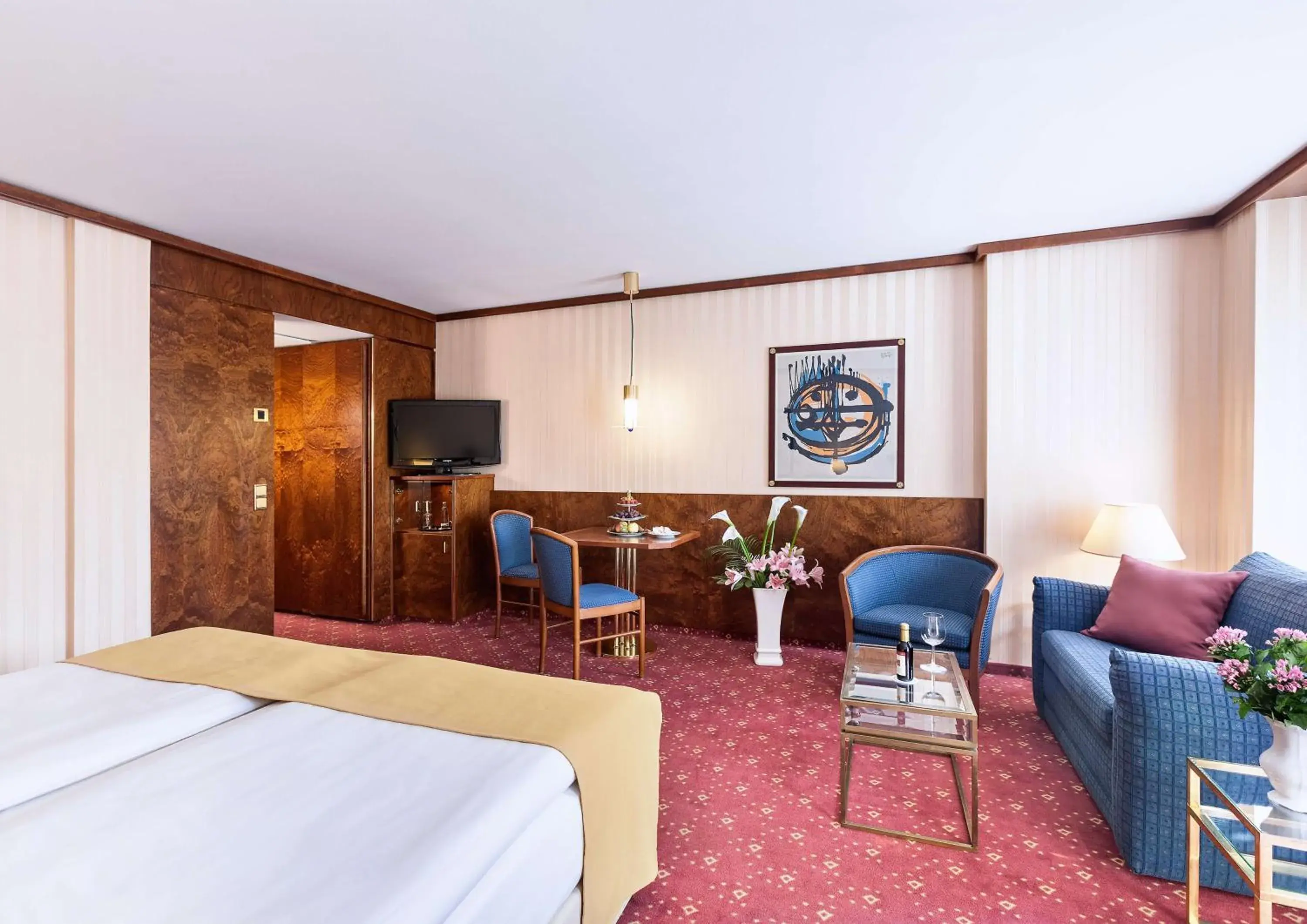 Exclusive Double Room in Best Western Premier Grand Hotel Russischer Hof Exclusive Double Room in Best Western Premier Grand Hotel Russischer Hof