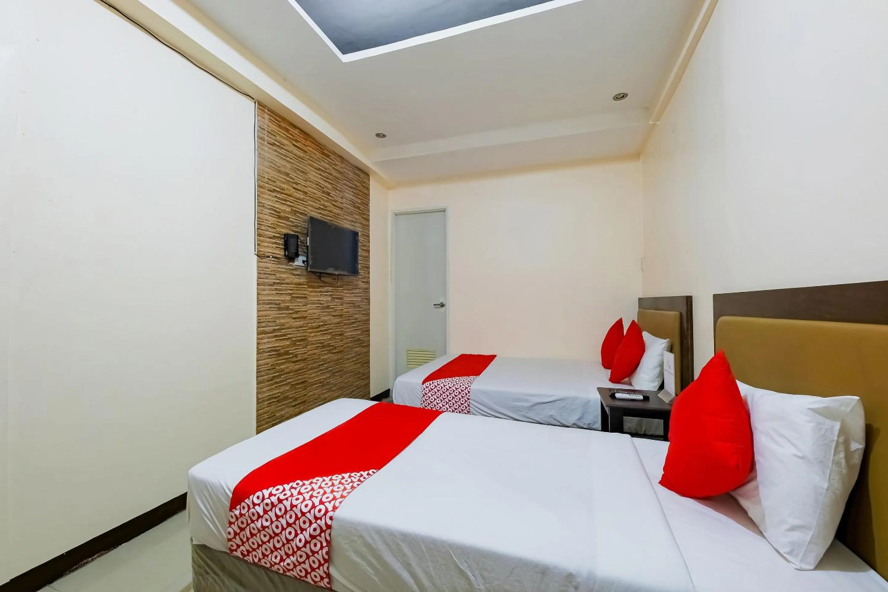 Bedroom, Bed in OYO 431 Apollo 11 Apartelle