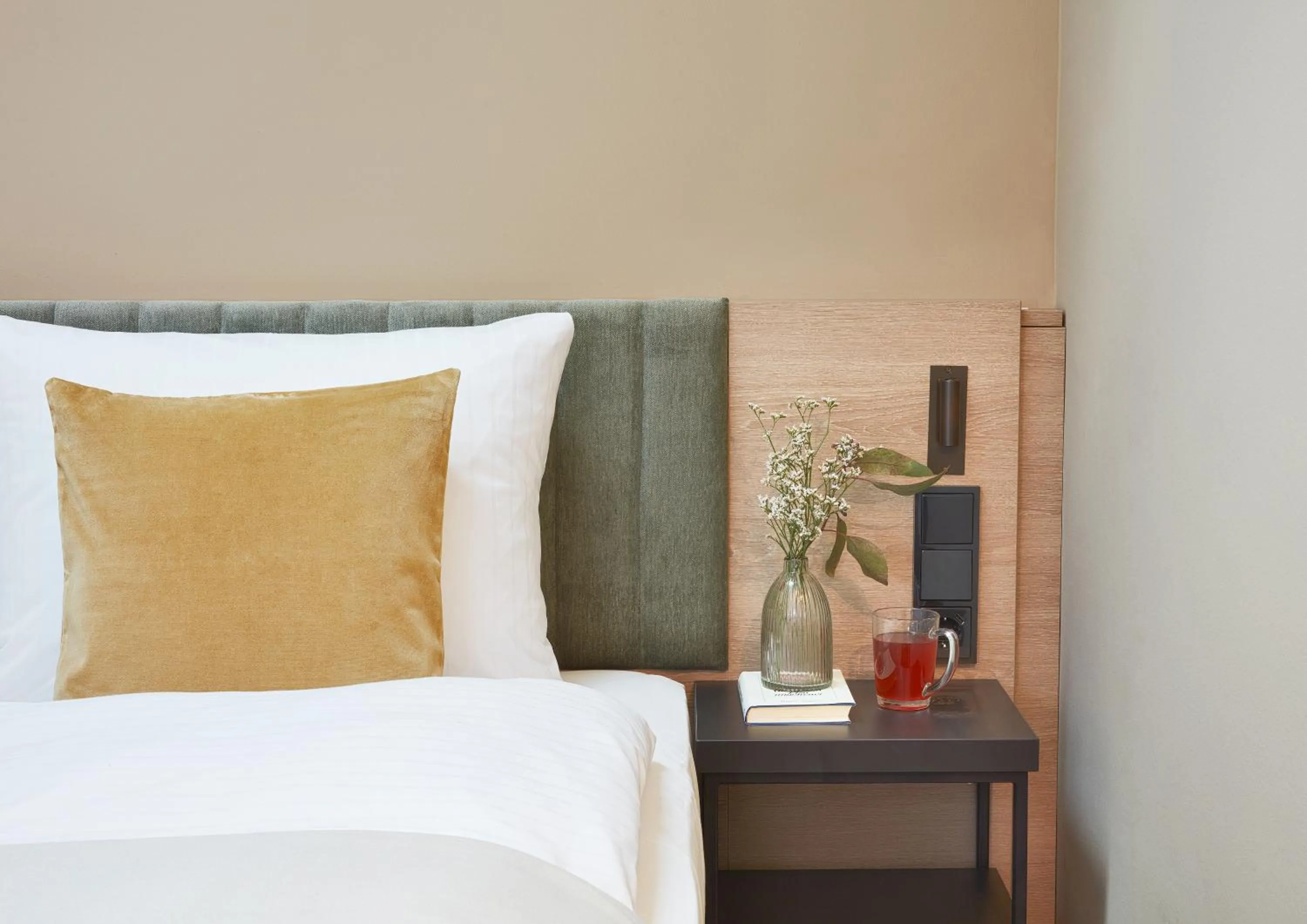 Bedroom, Bed in Living Hotel Nürnberg