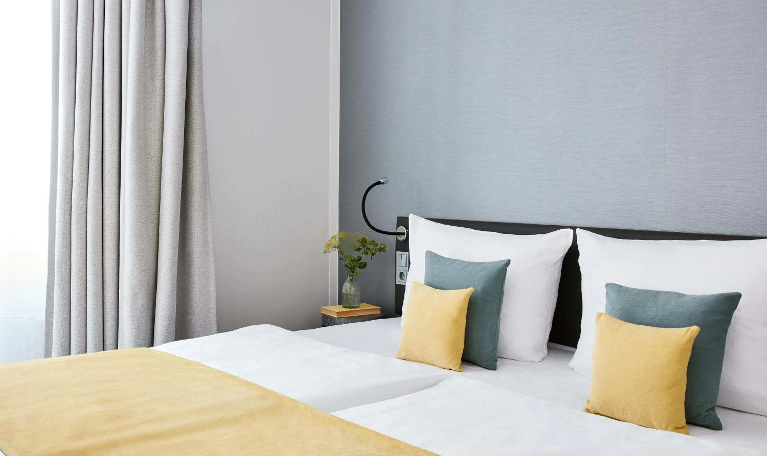 Photo of the whole room, Bed in Living Hotel am Deutschen Museum