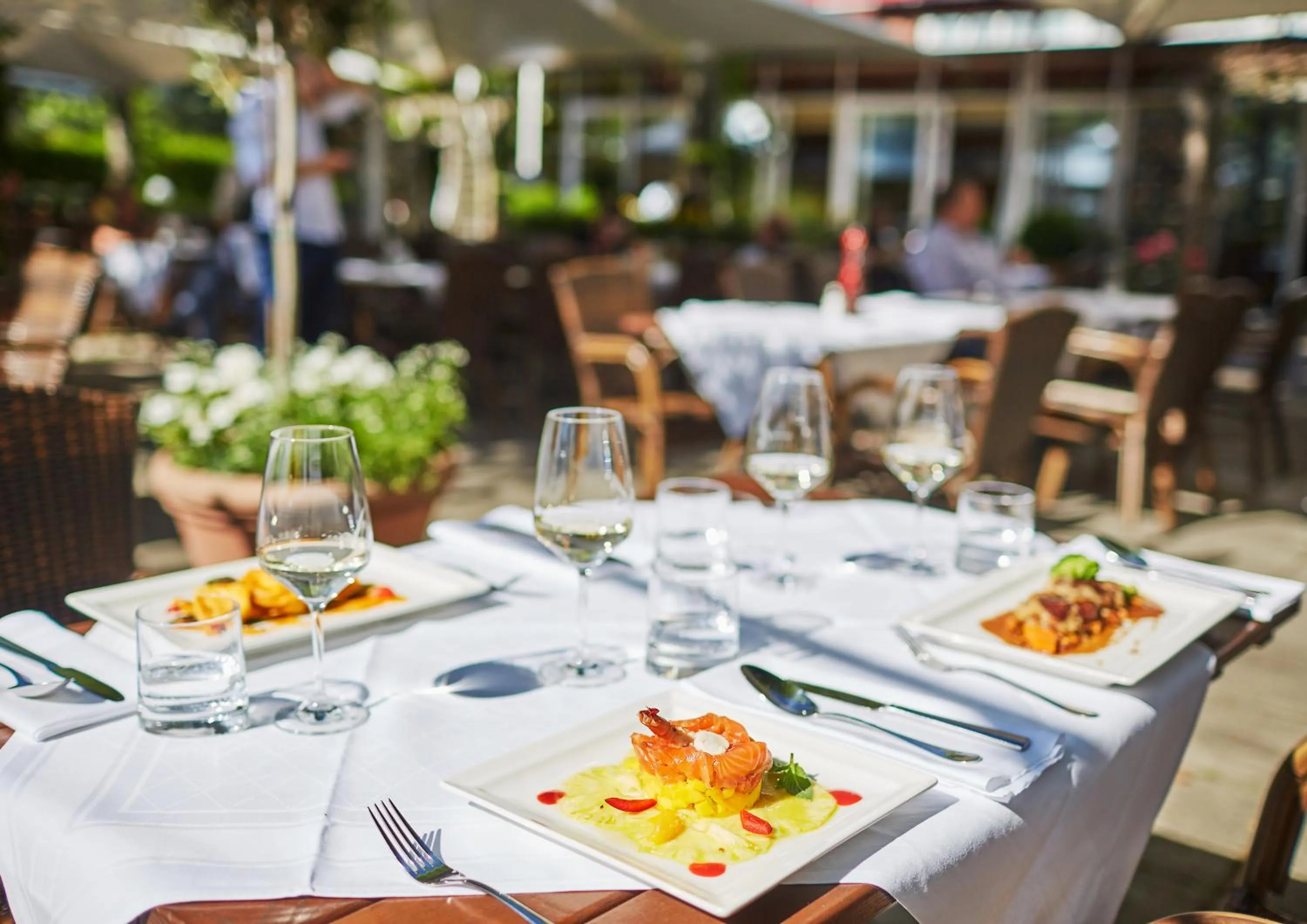 Restaurant/places to eat in Living Hotel am Olympiapark