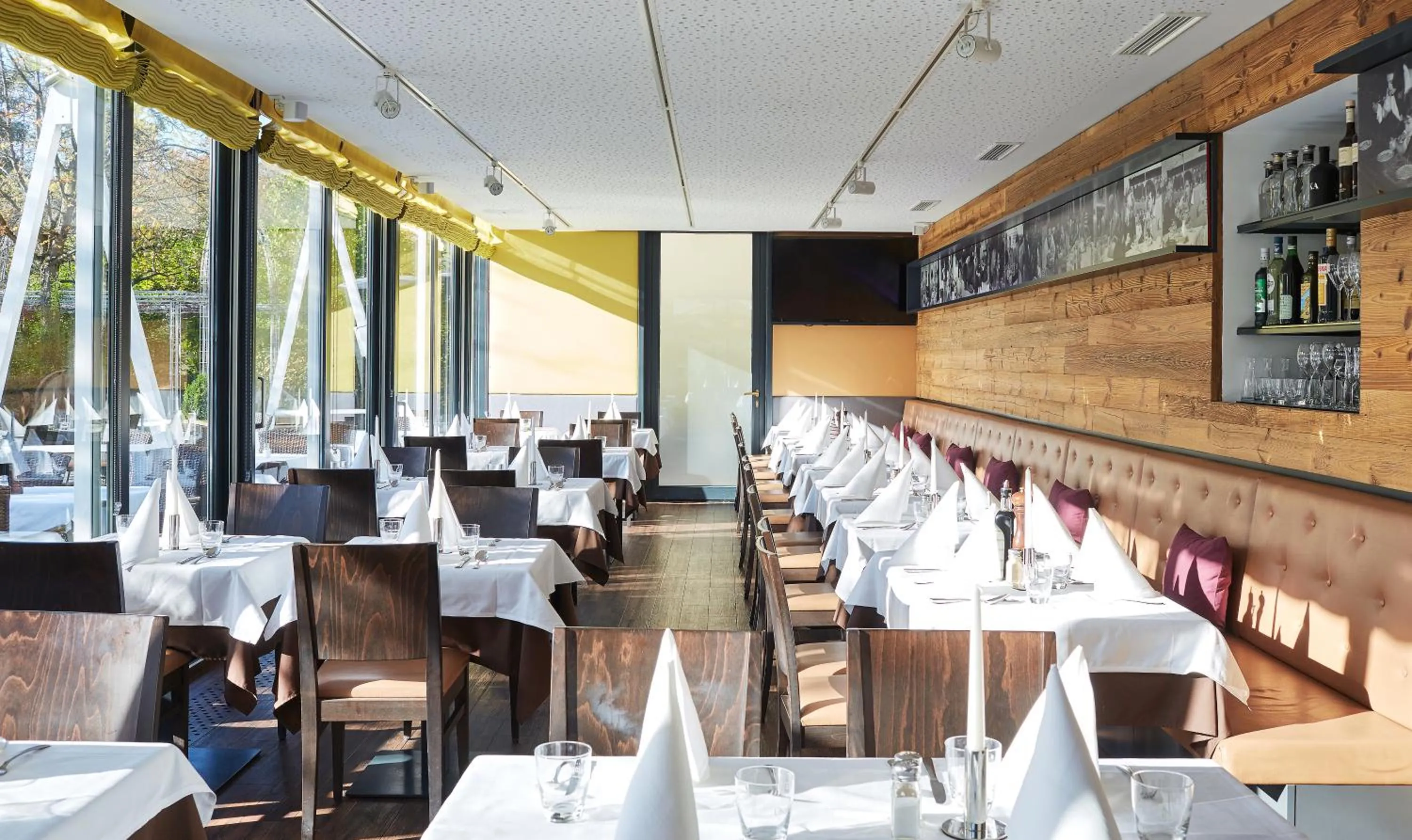 Restaurant/places to eat in Living Hotel am Olympiapark