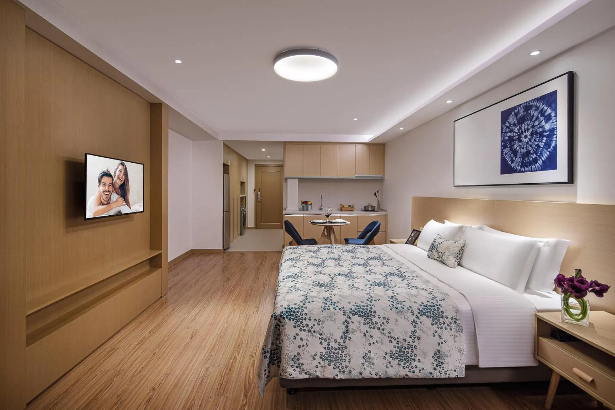 Photo of the whole room, Bed in Joysuites Nantong