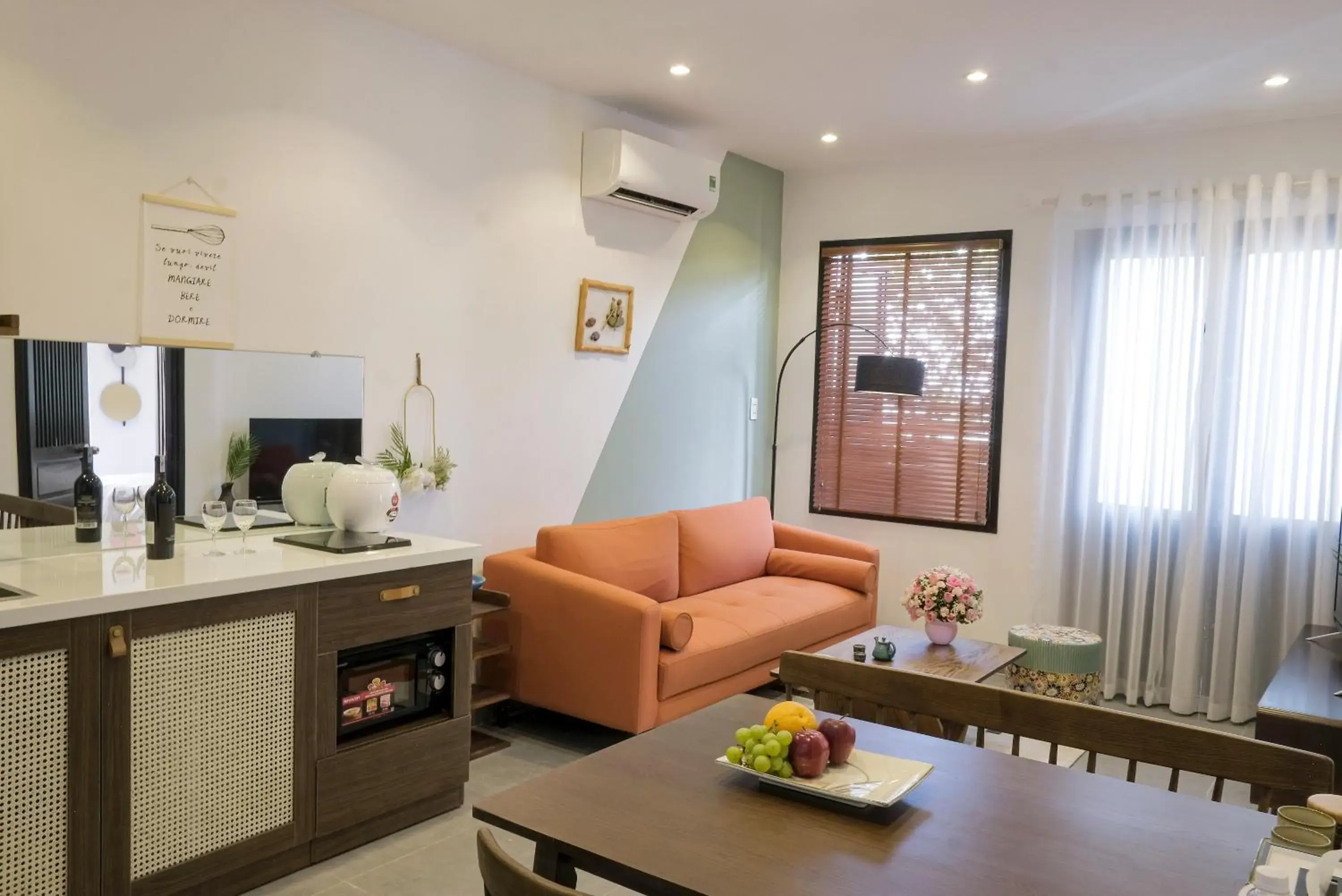 Deluxe Two-Bedroom Apartment with Balcony in Quang Vinh Apartment and Hotel Hoi An Deluxe Two-Bedroom Apartment with Balcony in Quang Vinh Apartment and Hotel Hoi An