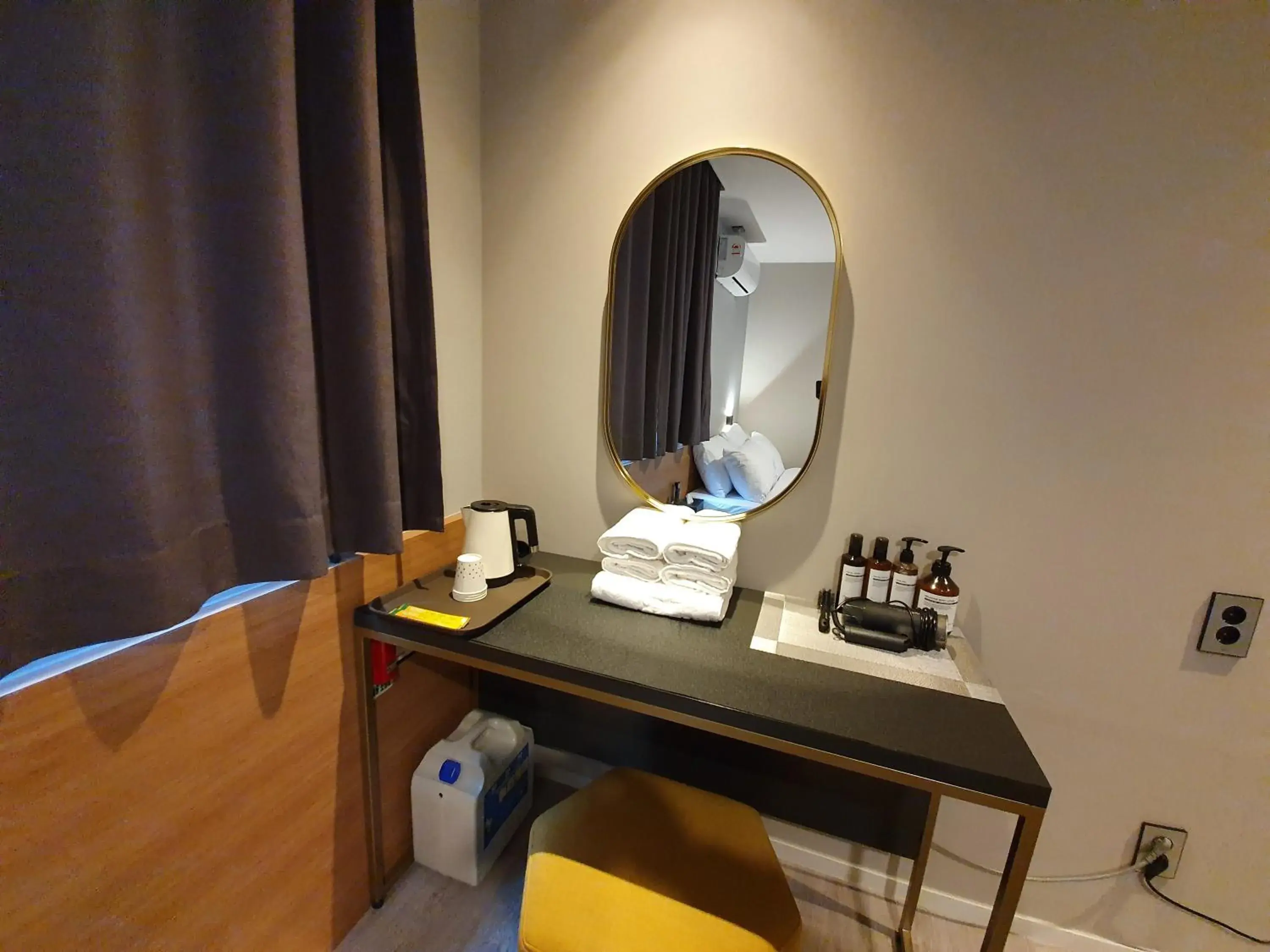 Double Room with Private Bathroom in Browndot hotel songtan Double Room with Private Bathroom in Browndot hotel songtan