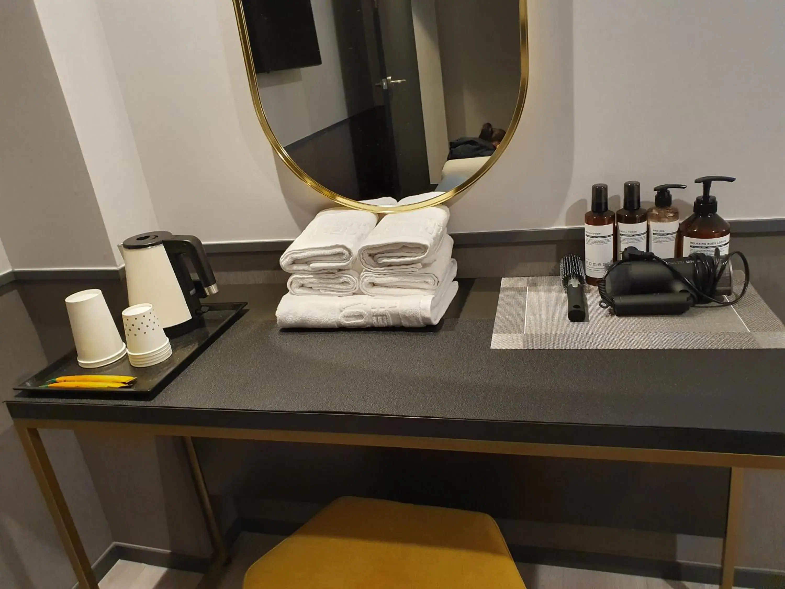 Deluxe Double Room with Bath in Browndot hotel songtan Deluxe Double Room with Bath in Browndot hotel songtan