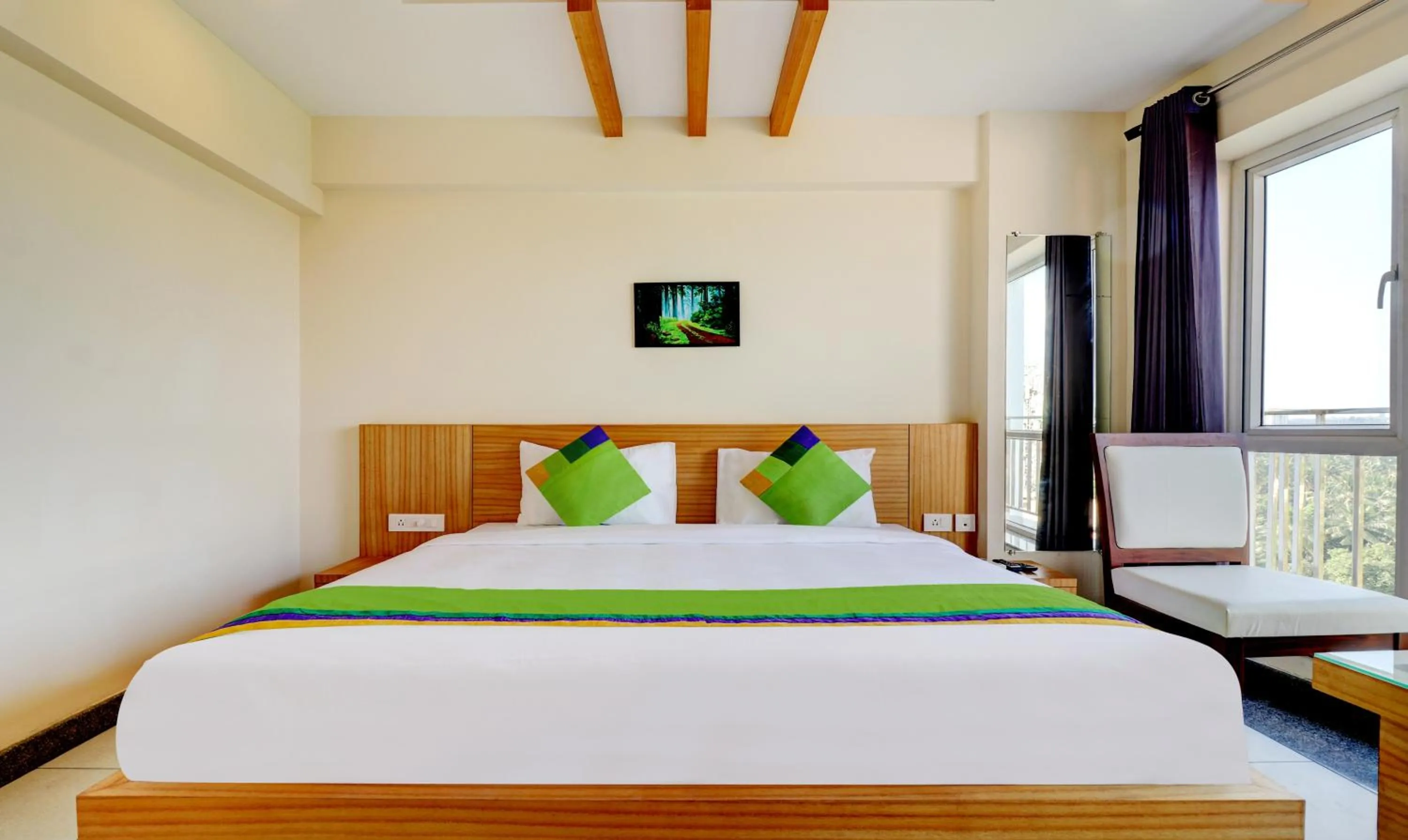 Bedroom, Bed in Treebo Park - 500m from Medical College