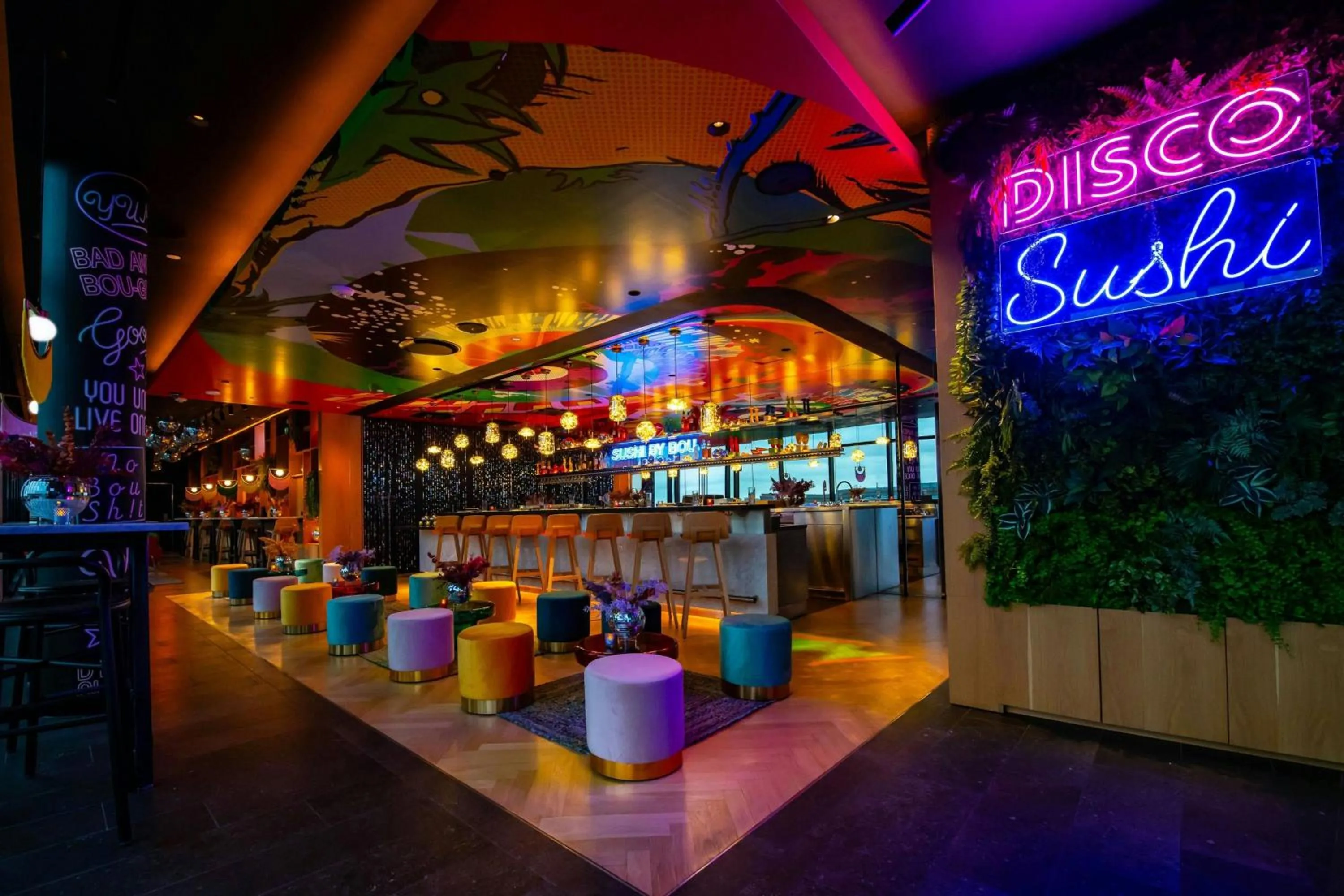 Restaurant/places to eat in citizenM Washington Capital