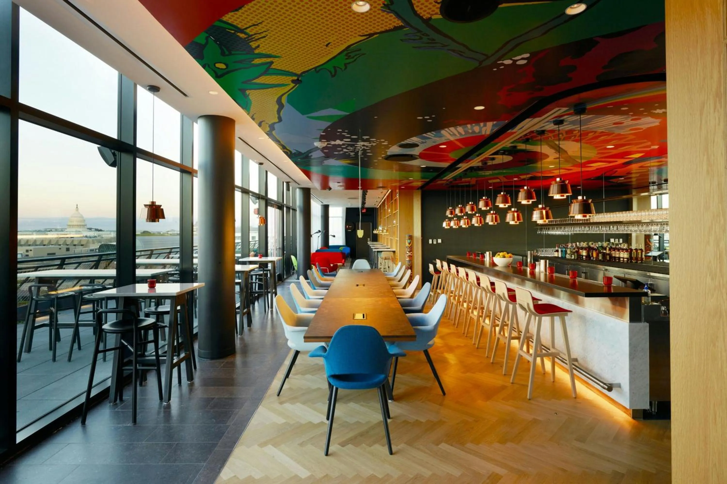 Lounge or bar in citizenM Washington Capital