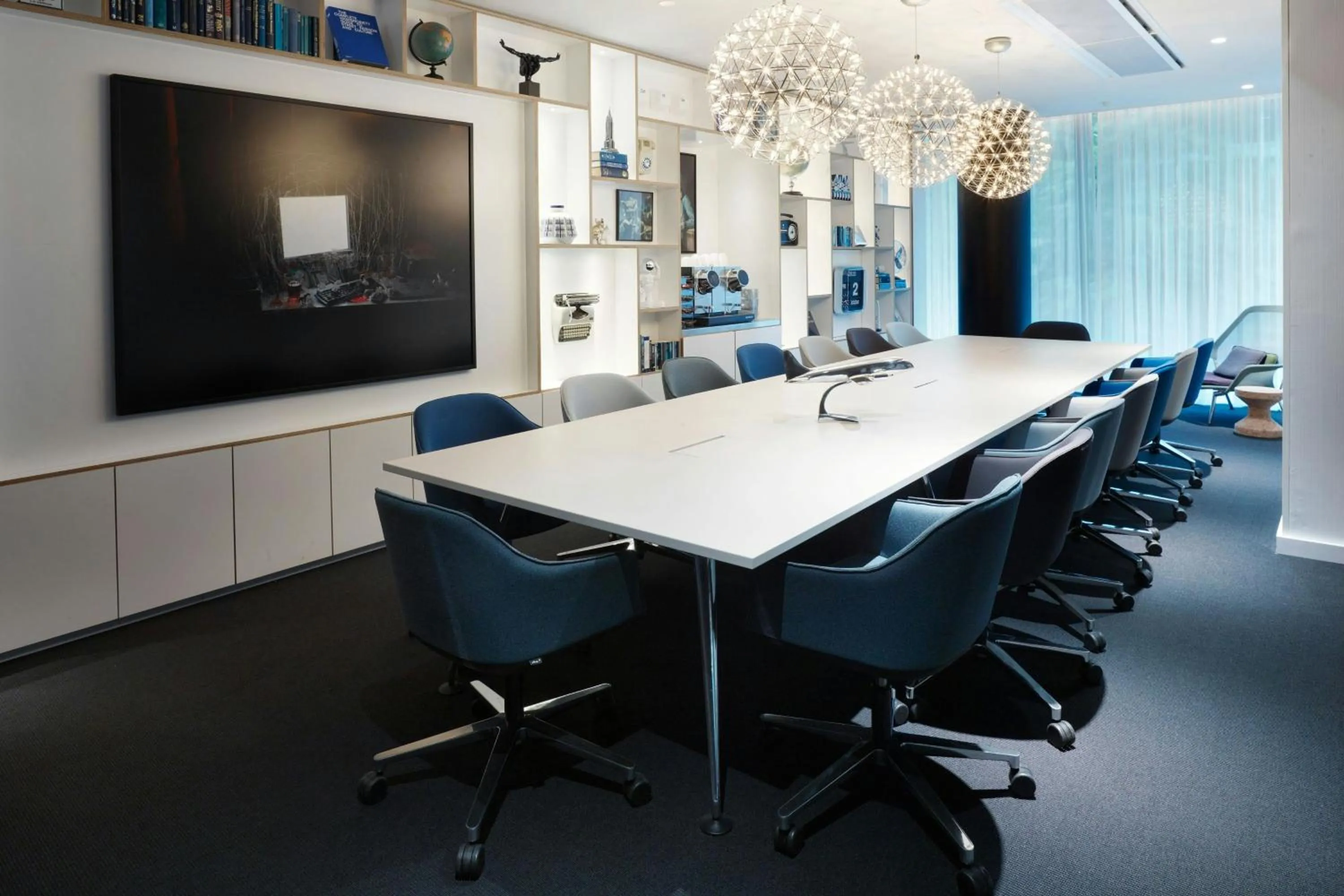 Meeting/conference room in citizenM Washington Capital