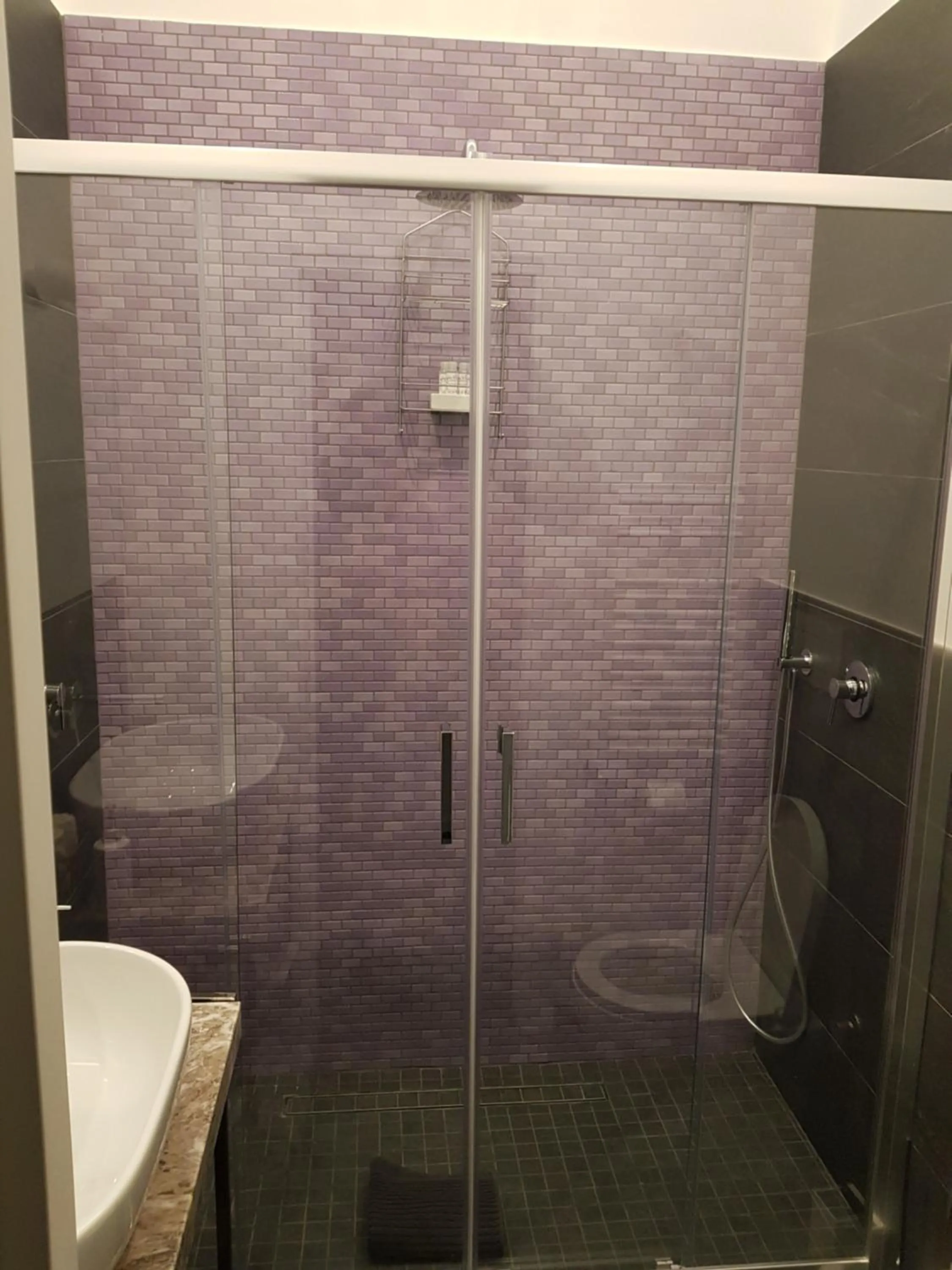 Shower in B&B Lex Room Santa Lucia