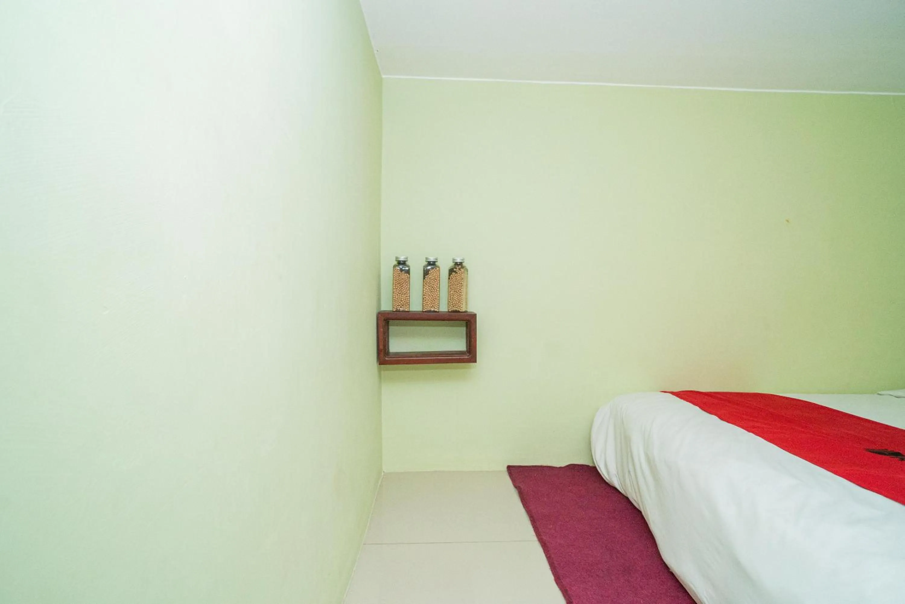 Bedroom, Bed in RedDoorz Syariah near Suncity Mall Sidoarjo
